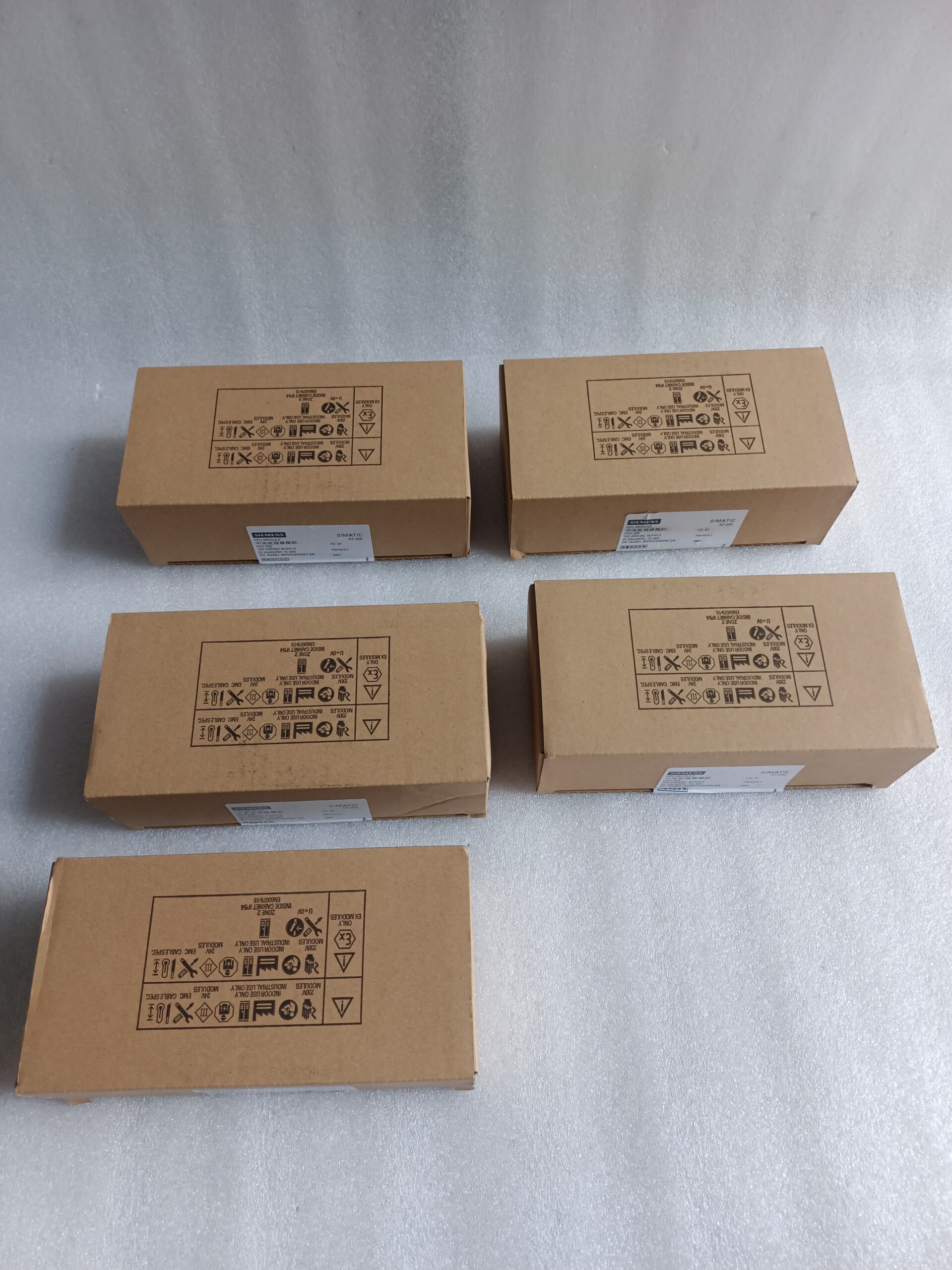 Siemens SIMATIC S7-200 CPU 226 PLC Module 6ES7 216-2BD23-0XB0 | 24DI/16DO Relay | Industrial Automation Controller thumbnail 4