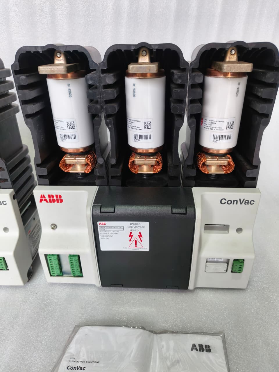 ABB CONVAC7 1VCF340131R2000 Three Phase Indoor Vacuum Contactor – Medium Voltage Industrial Vacuum Switching Contactor thumbnail 3
