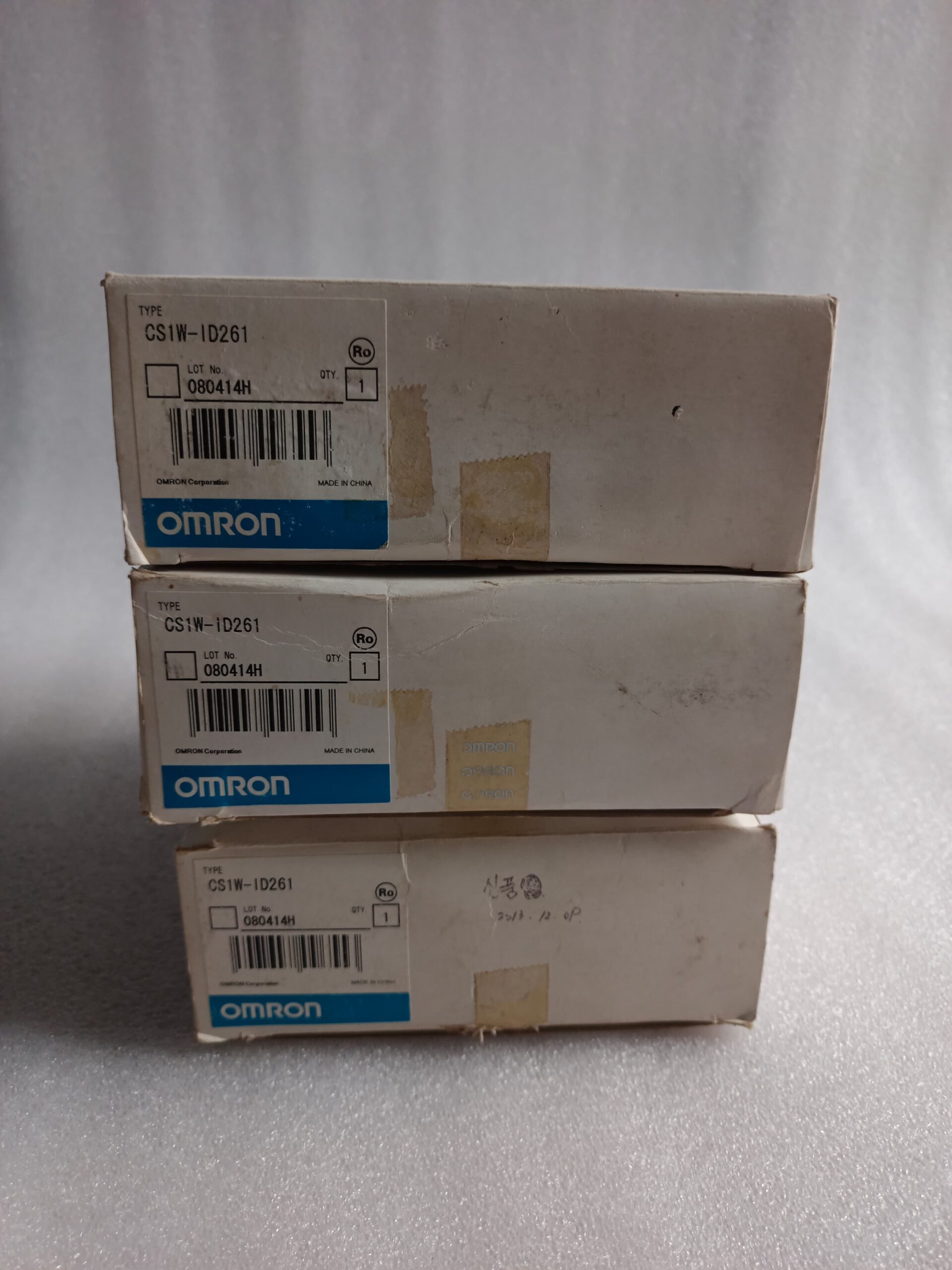Omron CS1W-ID261 24VDC Digital Input Unit, 64 Points, High-Density Input Module for CS1 PLC Rack thumbnail 2