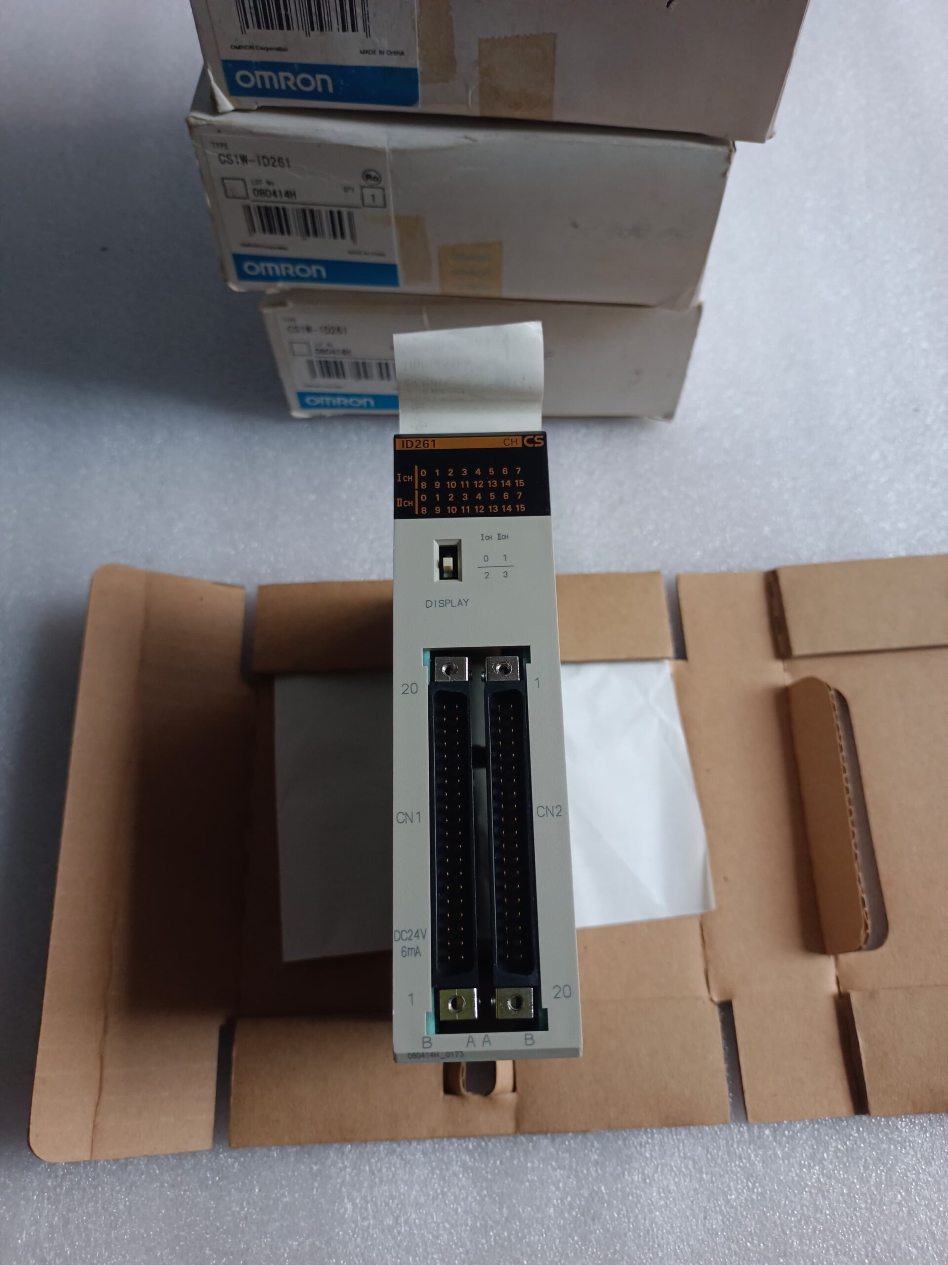 Omron CS1W-ID261 24VDC Digital Input Unit, 64 Points, High-Density Input Module for CS1 PLC Rack thumbnail 3
