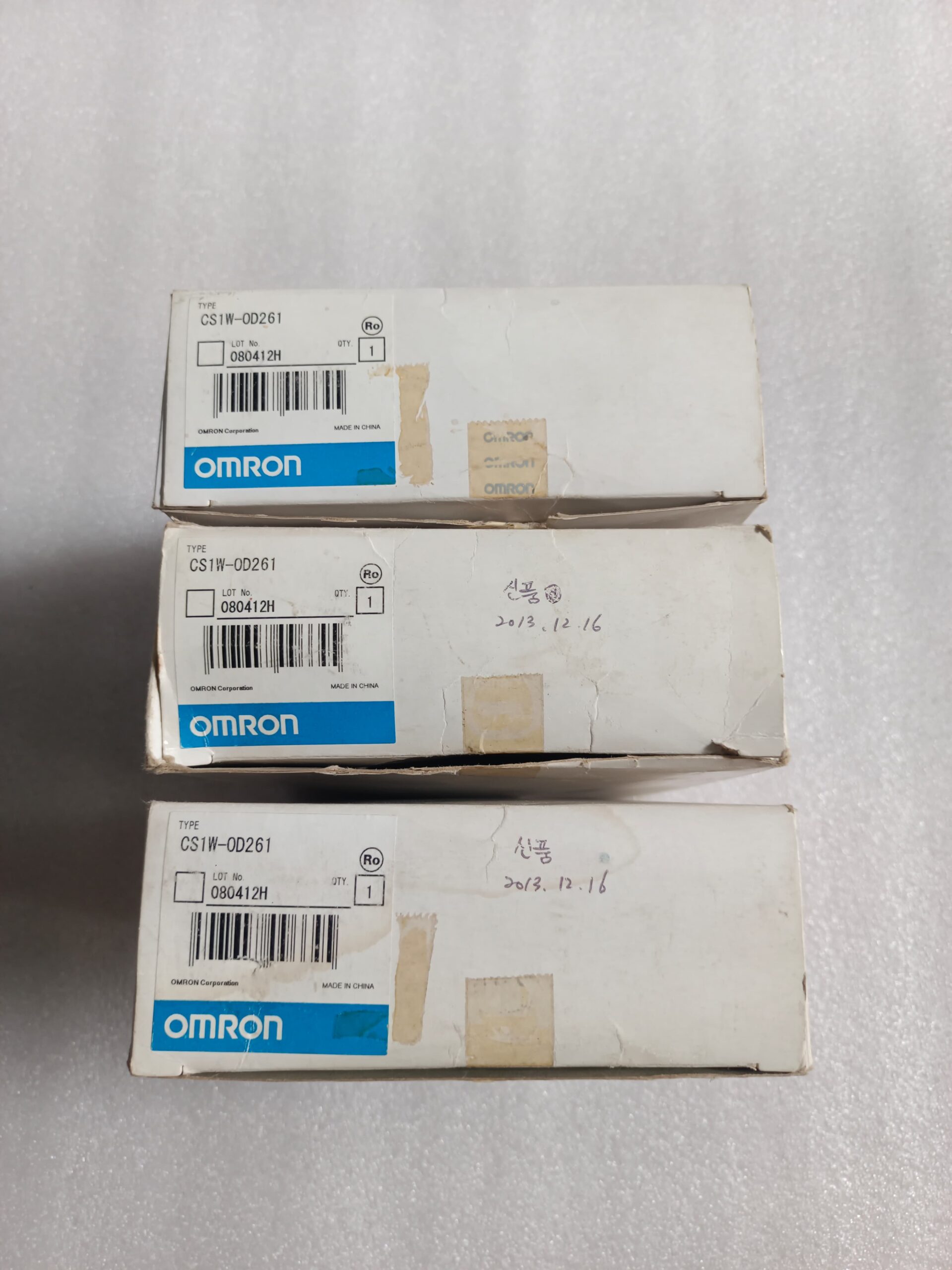 Omron CS1W-OD261 Transistor Output Unit, 32-Point NPN Output Module for CS1 Series PLC thumbnail 2