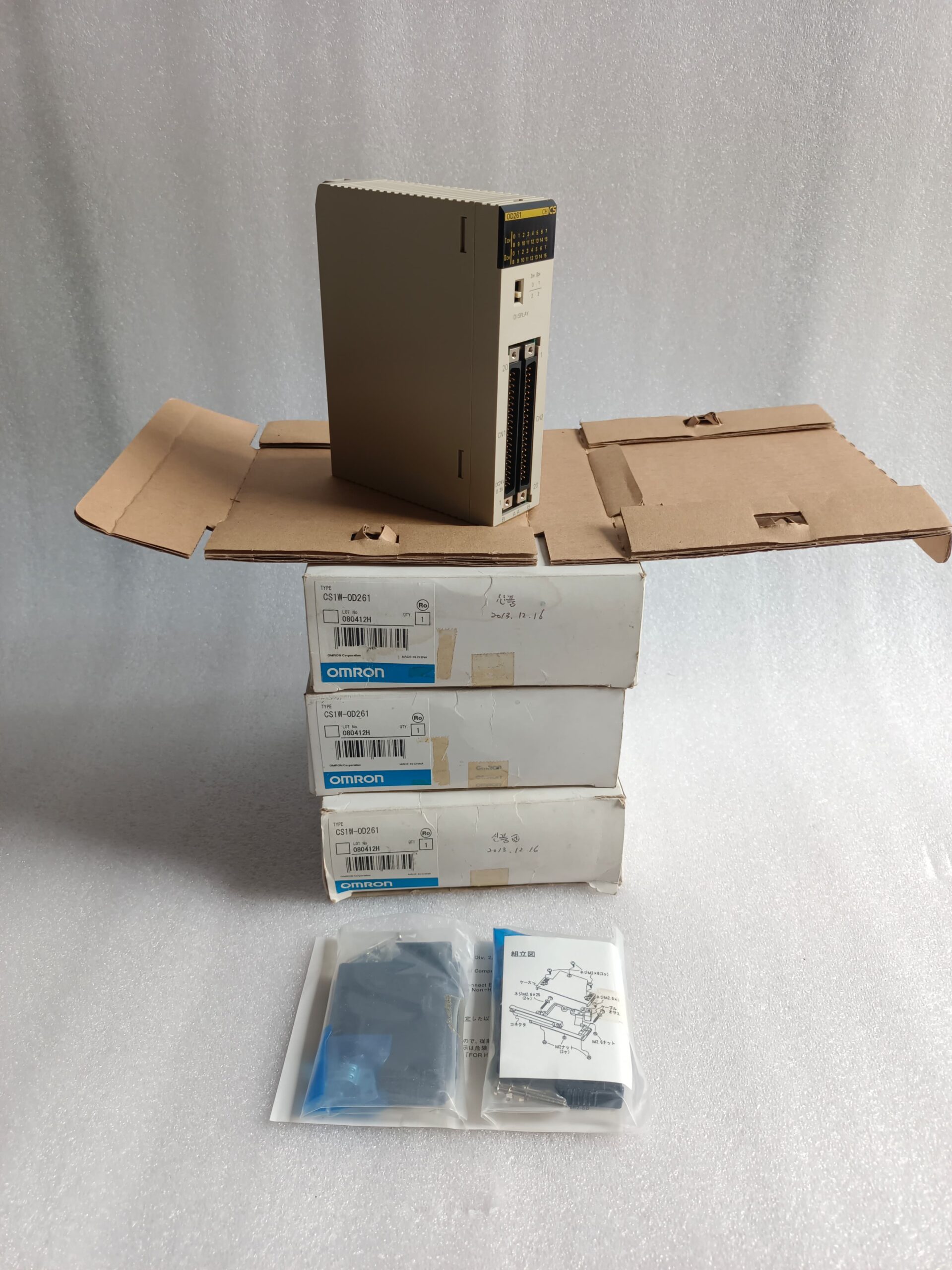 Omron CS1W-OD261 Transistor Output Unit, 32-Point NPN Output Module for CS1 Series PLC thumbnail 11