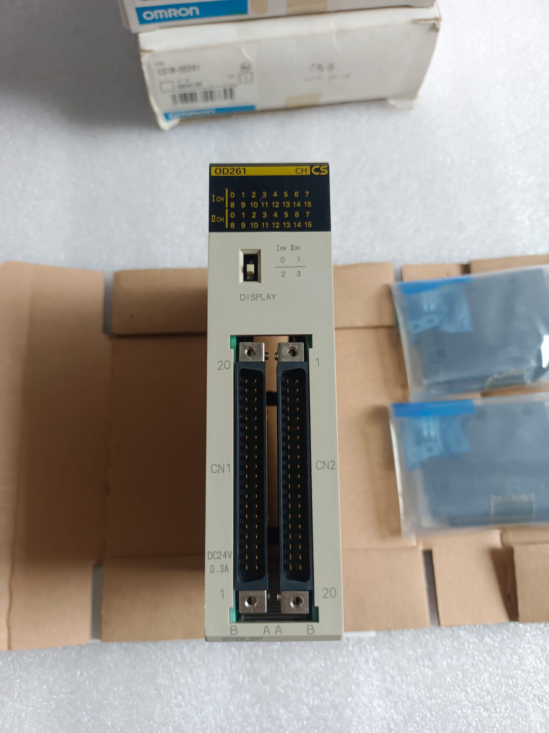 Omron CS1W-OD261 Transistor Output Unit, 32-Point NPN Output Module for CS1 Series PLC thumbnail 10
