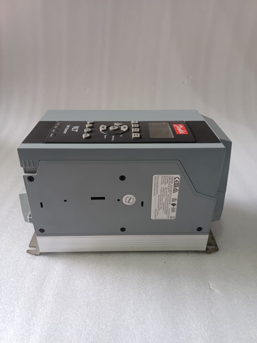 Danfoss VLT® Soft Starter MCD500 MCD5-0053B-T5-G1X-20-CV2 – 35HP Advanced Motor Soft Starter thumbnail 4