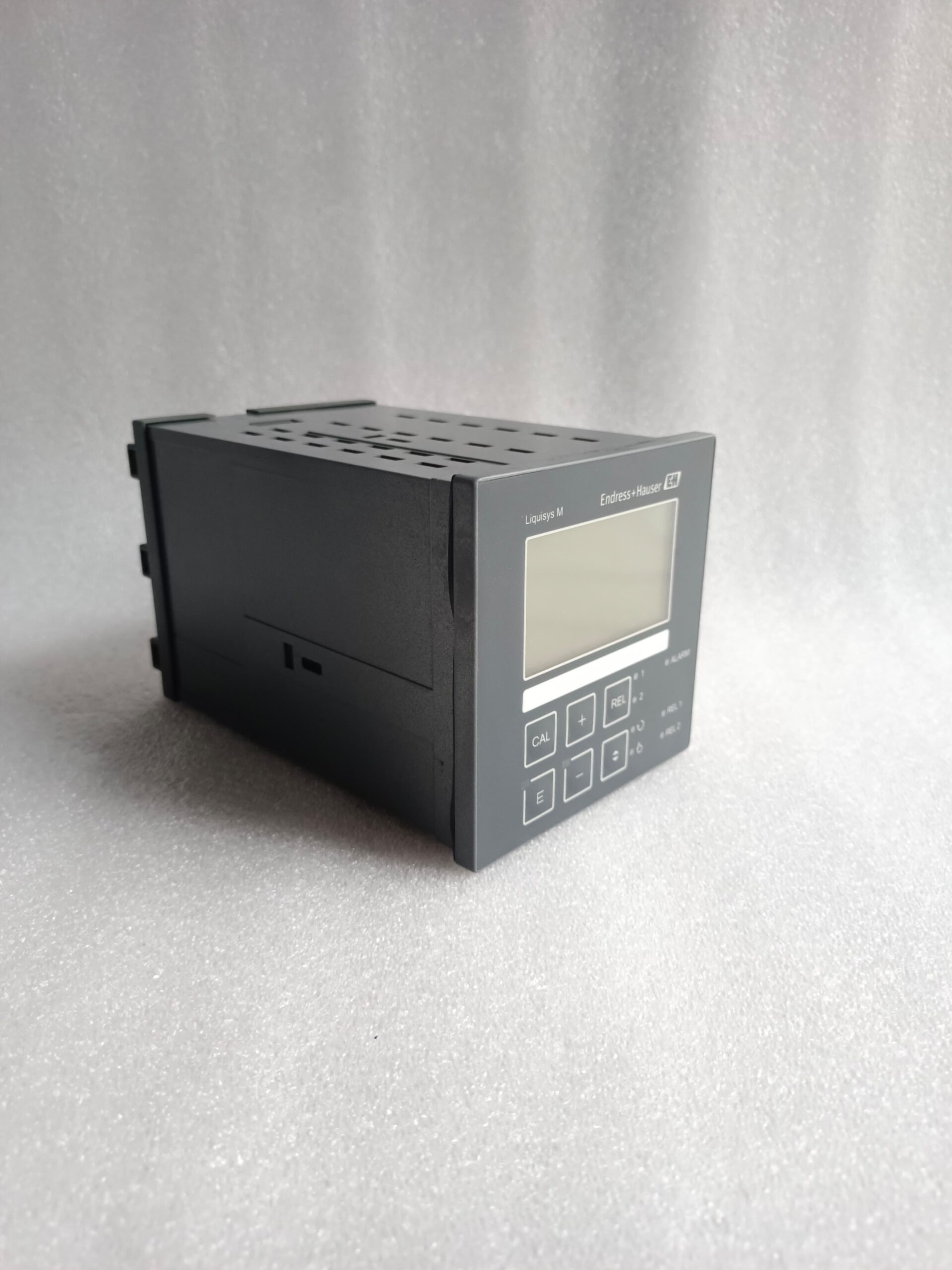 Endress+Hauser Liquisys M CLM223-CD8005 Conductivity Transmitter – Industrial Conductivity and Water Quality Analyzer thumbnail 3