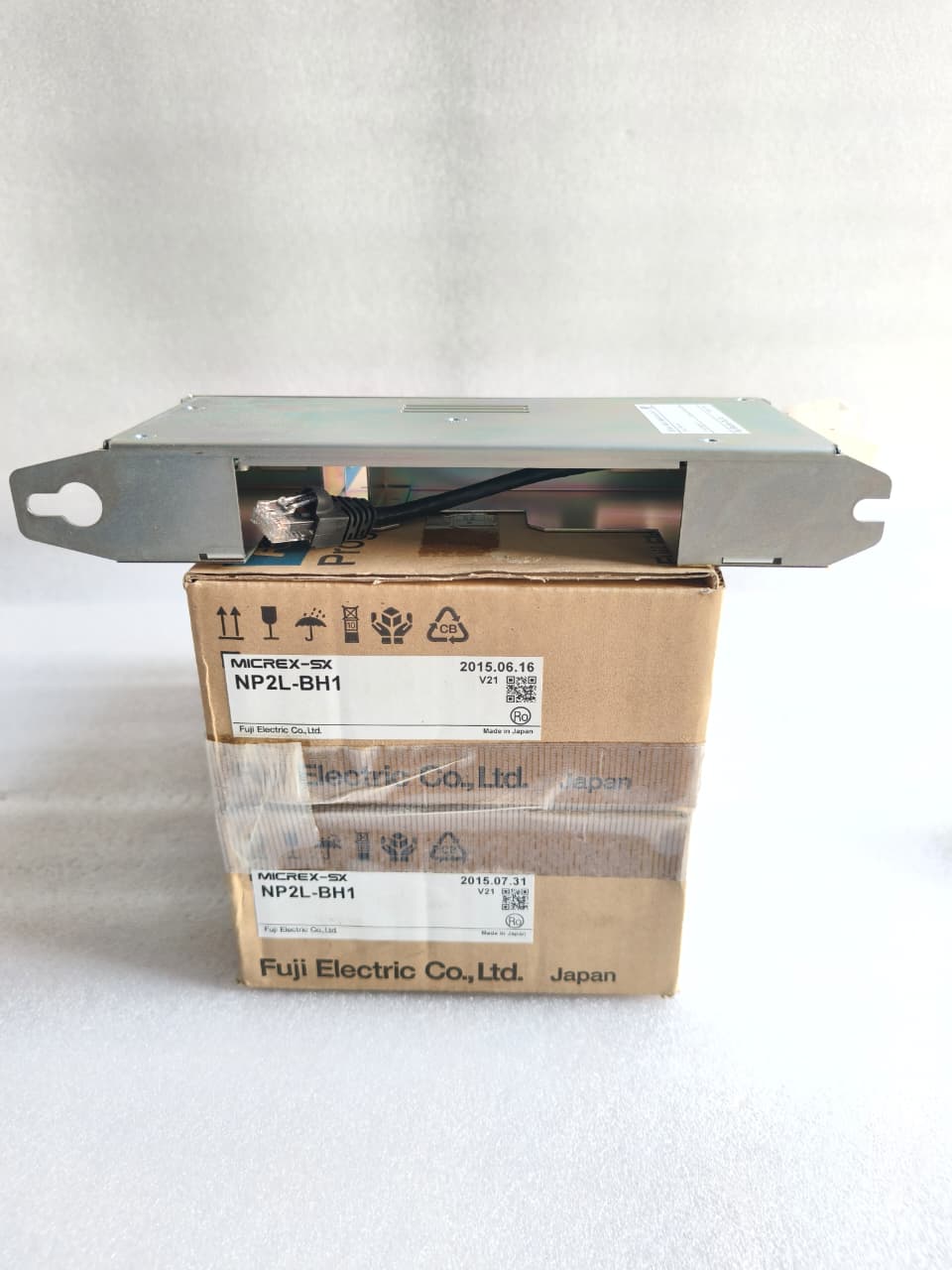 Fuji Electric MICREX-SX NP2L-BH1 SX-BUS Cable Termination Unit | Industrial PLC Bus Interface Module thumbnail 4