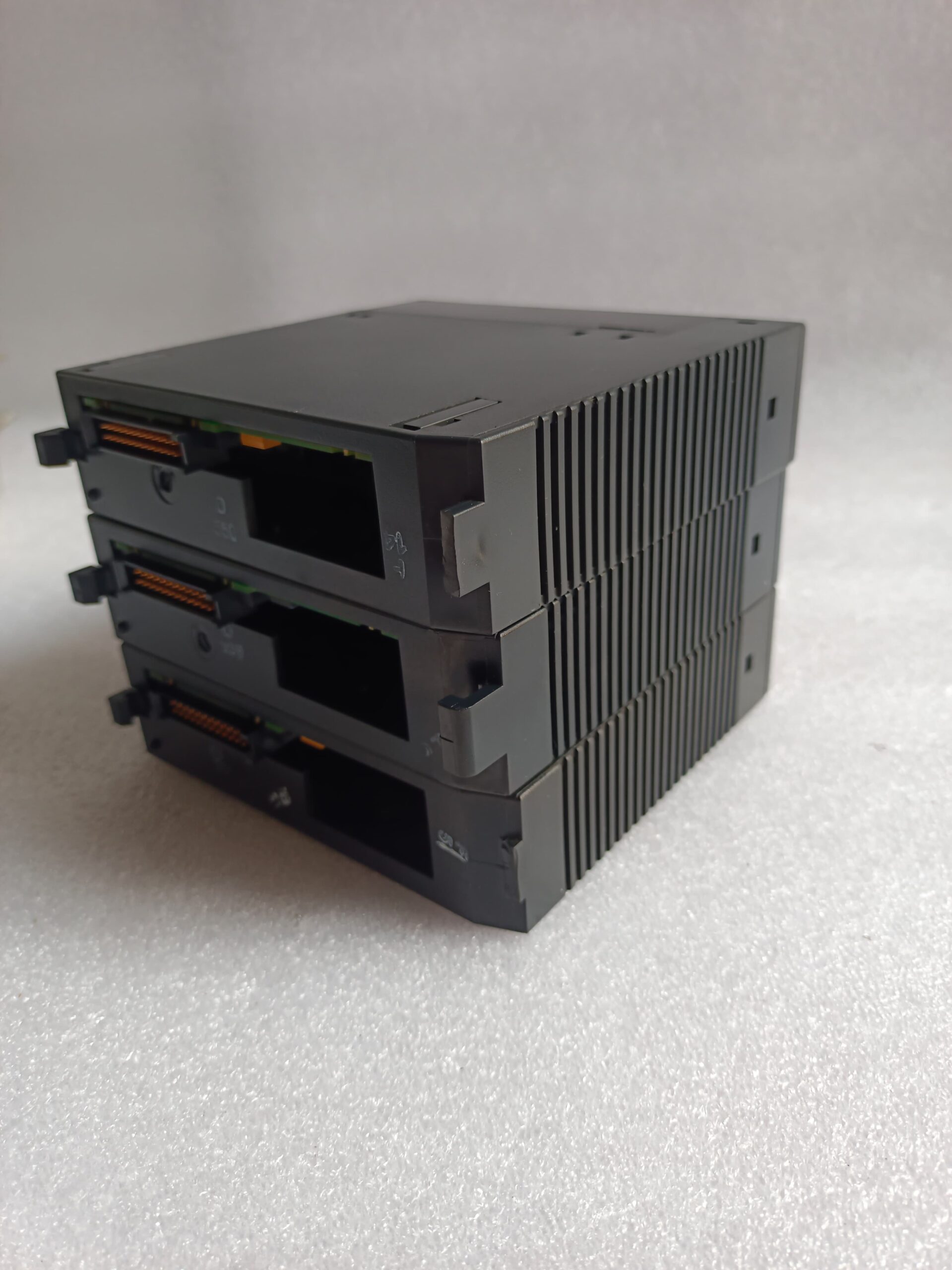 GE Fanuc IC693DSM302 Motion Mate DSM300 Servo Motion Control Module for Series 90-30 PLC SELL FOR LOT 3 QTY ONLY 999$ thumbnail 8