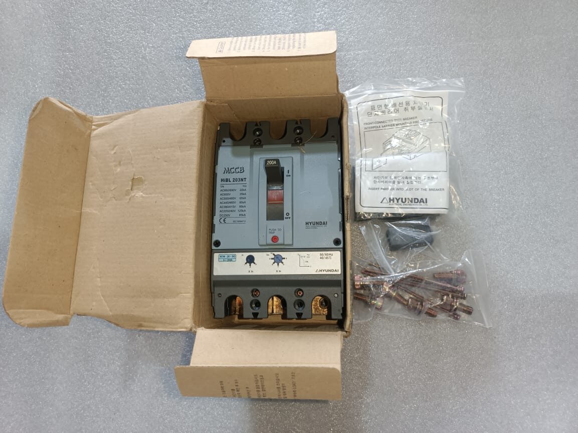 Hyundai HIBL203NT-E MCCB 3 Pole 200A Molded Case Circuit Breaker for Industrial Panel Protection thumbnail 3