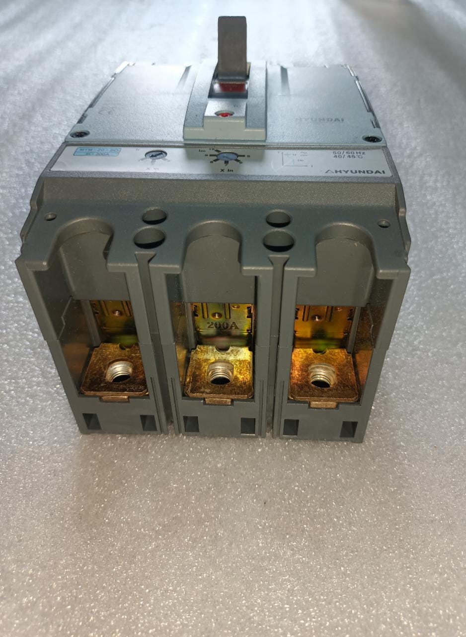 Hyundai HIBL203NT-E MCCB 3 Pole 200A Molded Case Circuit Breaker for Industrial Panel Protection thumbnail 8