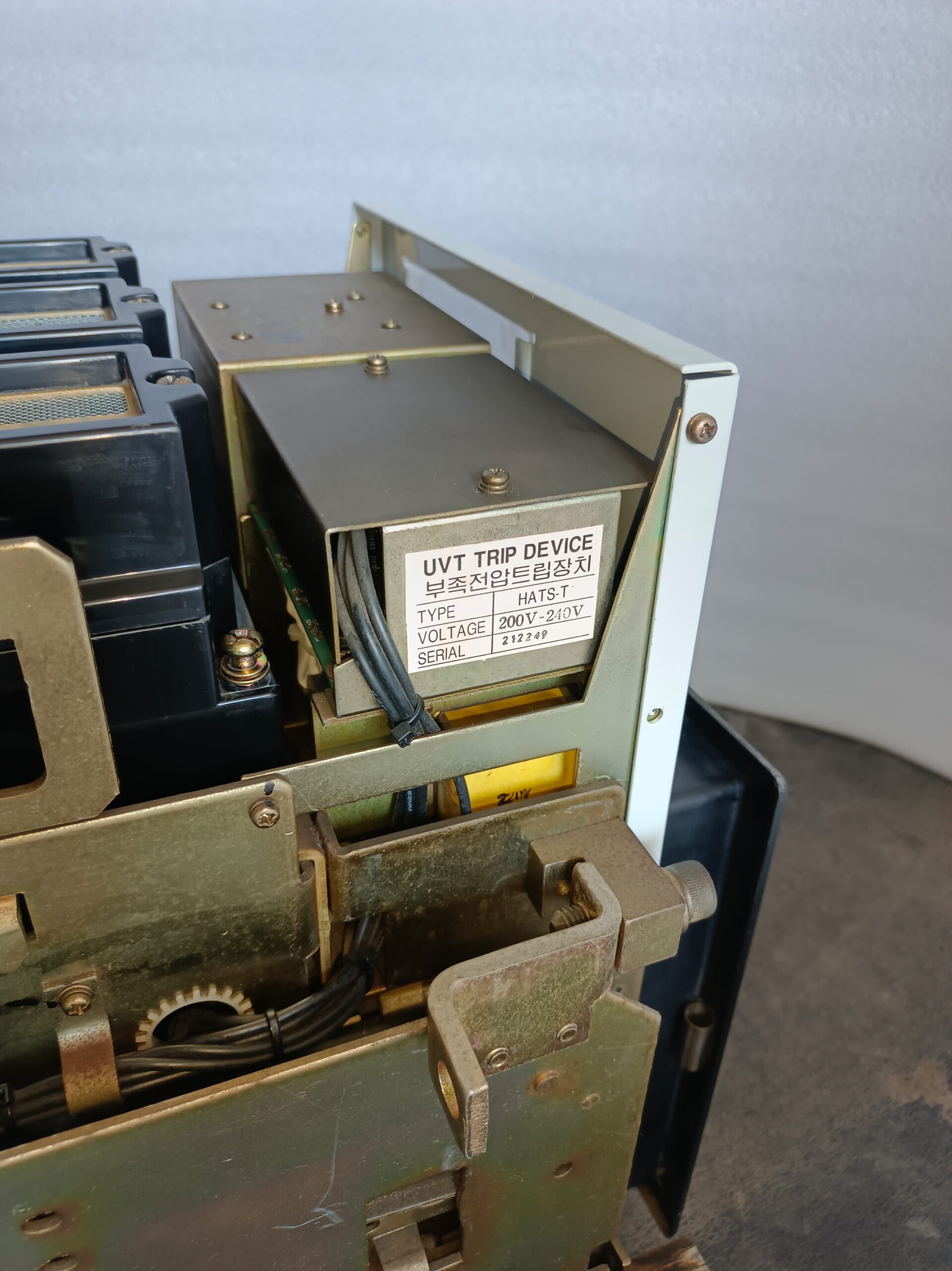 HYUNDAI HAT16 Air Circuit Breaker (ACB) | High Performance Low Voltage Power Protection Solution thumbnail 6