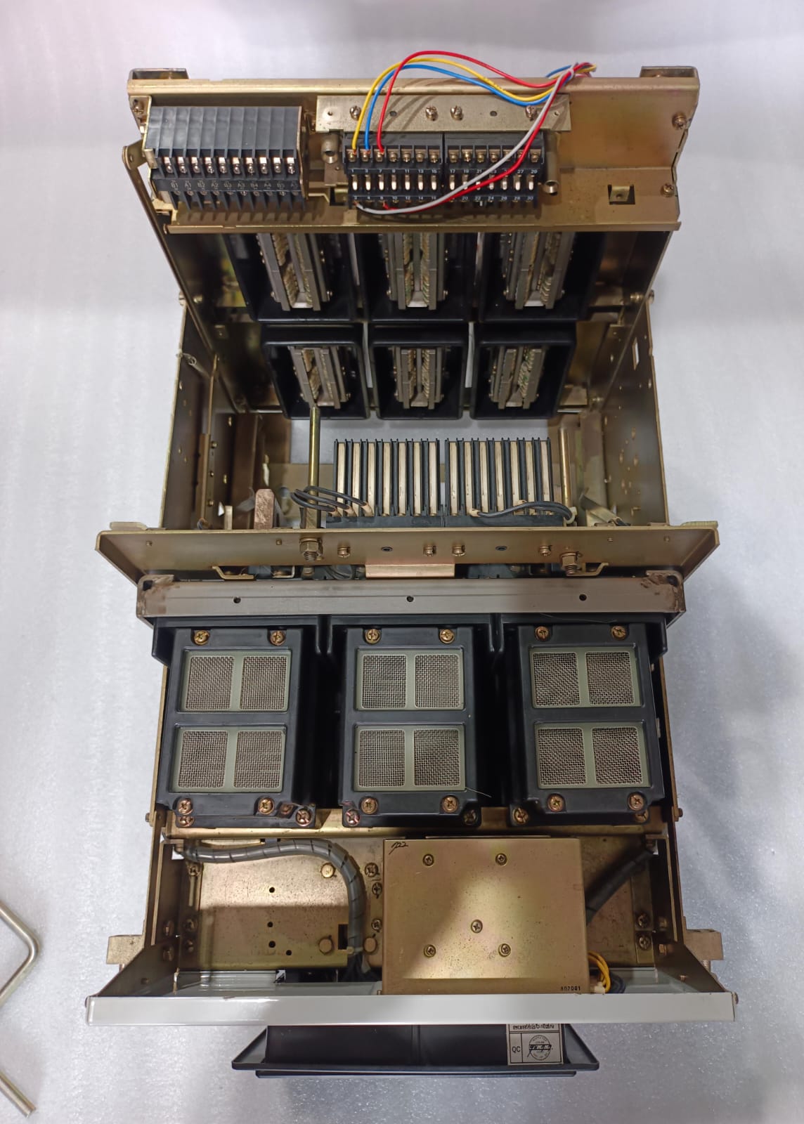 HYUNDAI HAT 25 Air Circuit Breaker (ACB) – Industrial Low Voltage Power Distribution And Protection Solution thumbnail 11