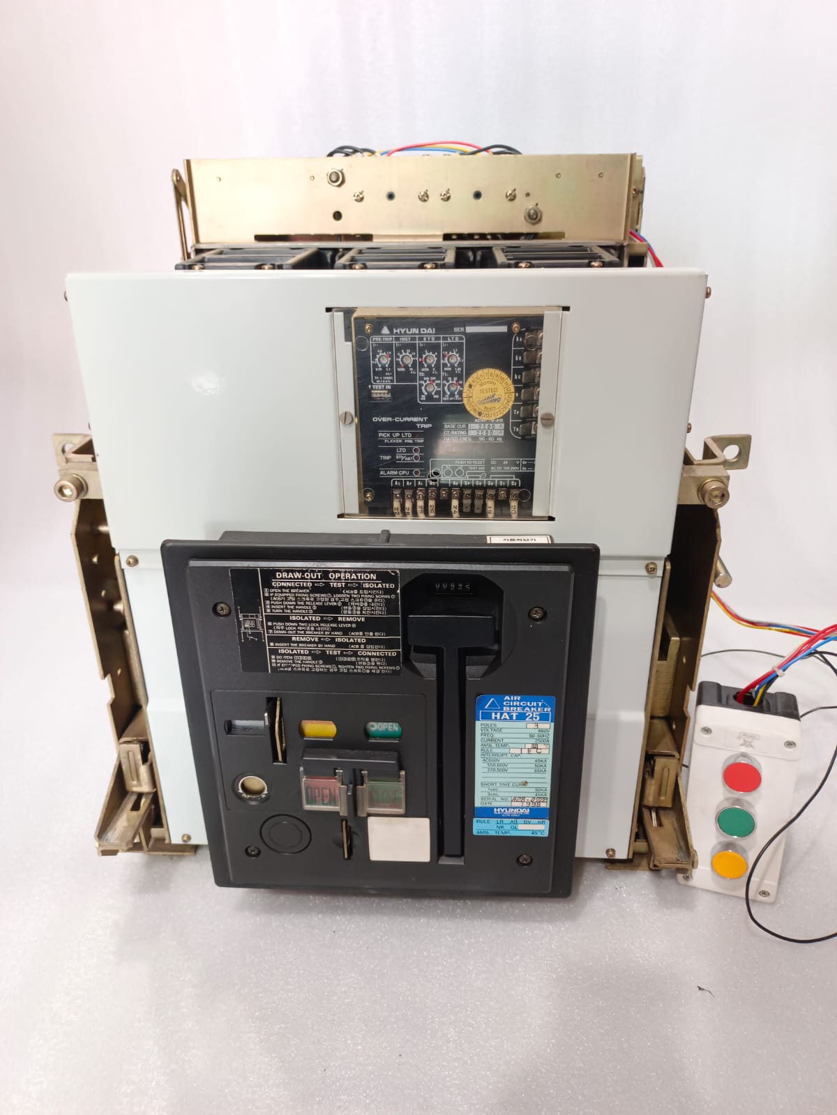 HYUNDAI HAT 25 Air Circuit Breaker (ACB) – Industrial Low Voltage Power Distribution And Protection Solution thumbnail 3