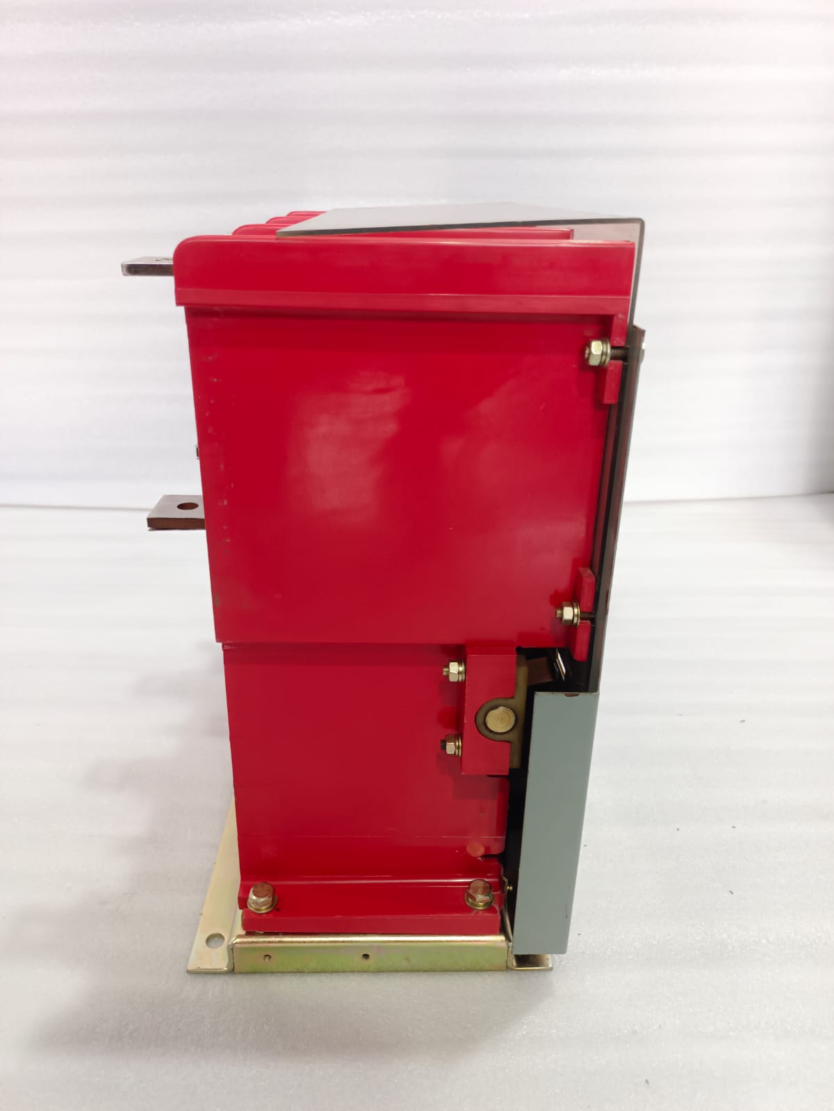 Hyundai HCA-34CF Vacuum Contactor – 400A Medium Voltage Industrial Vacuum Switching Contactor thumbnail 13