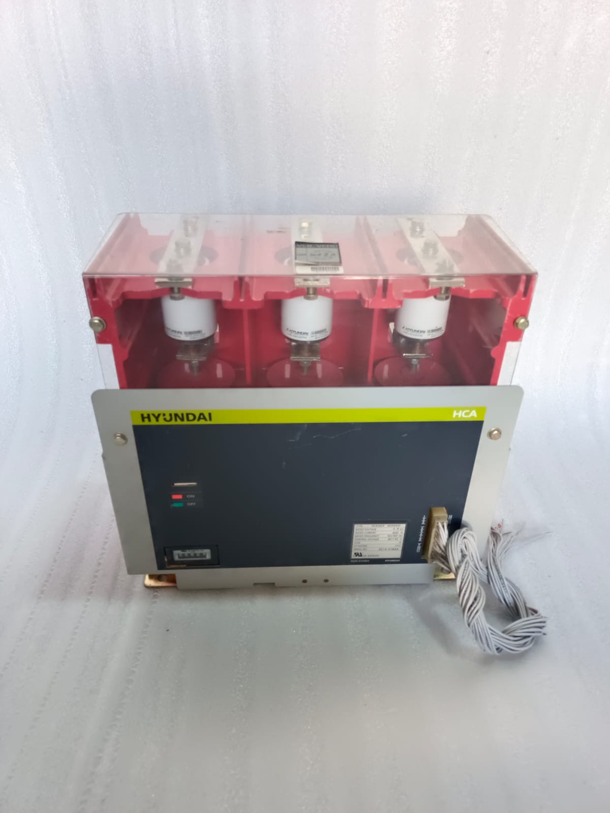 Hyundai HCA34CF Vacuum Contactor – 400A Medium Voltage Industrial Vacuum Contactor thumbnail 3