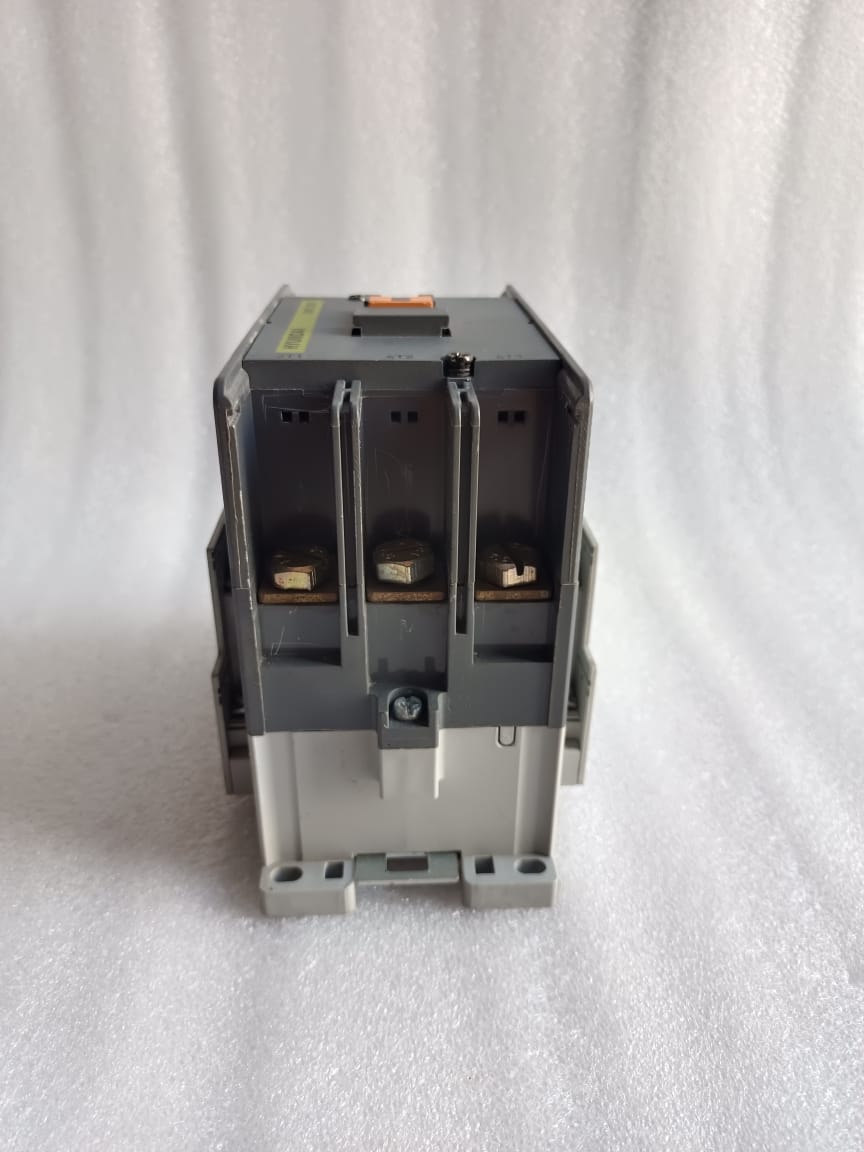 Hyundai UMC-100 Magnetic Contactor | Industrial Motor Control Contactor for Heavy-Duty Power Switching Applications thumbnail 4