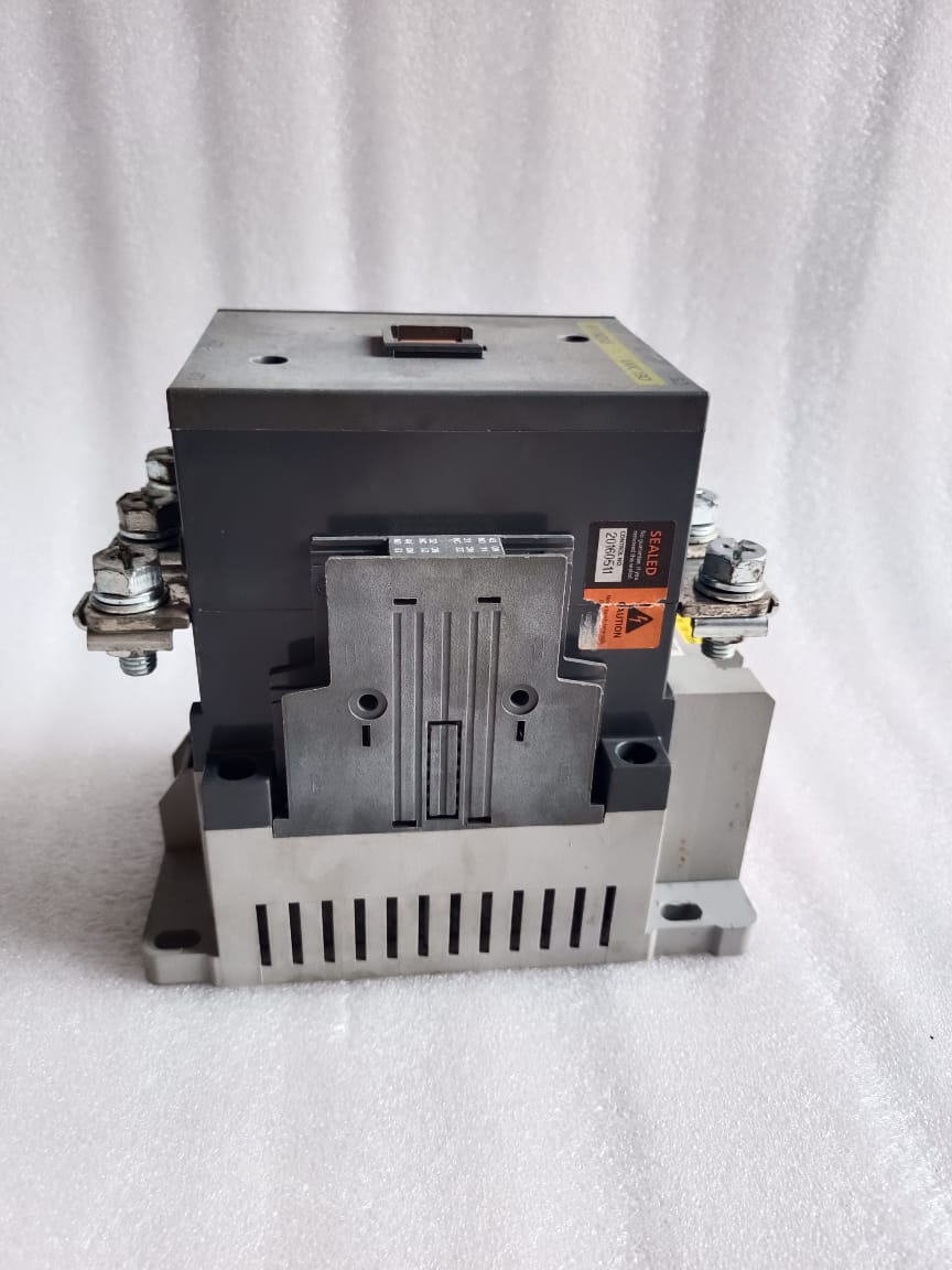 Hyundai UMC-130 Magnetic Contactor | Heavy-Duty Industrial Motor Control Contactor for Power Switching Applications thumbnail 3