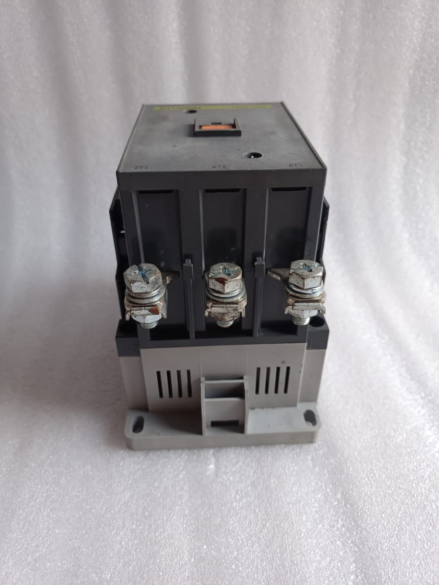Hyundai UMC-130 Magnetic Contactor | Heavy-Duty Industrial Motor Control Contactor for Power Switching Applications thumbnail 4