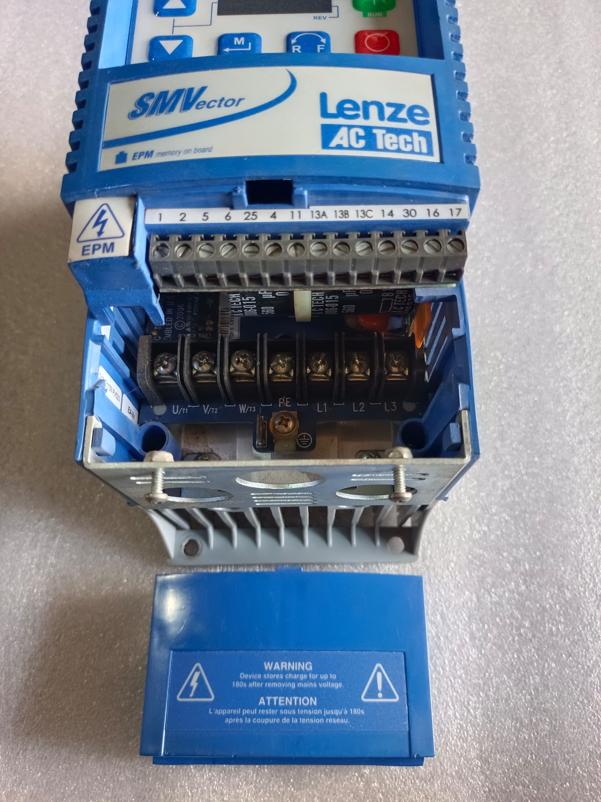 Lenze ESV152N04TXB-CC 2HP (1.5kW) Frequency Converter | Three Phase AC Drive | Variable Frequency Drive (VFD) thumbnail 8