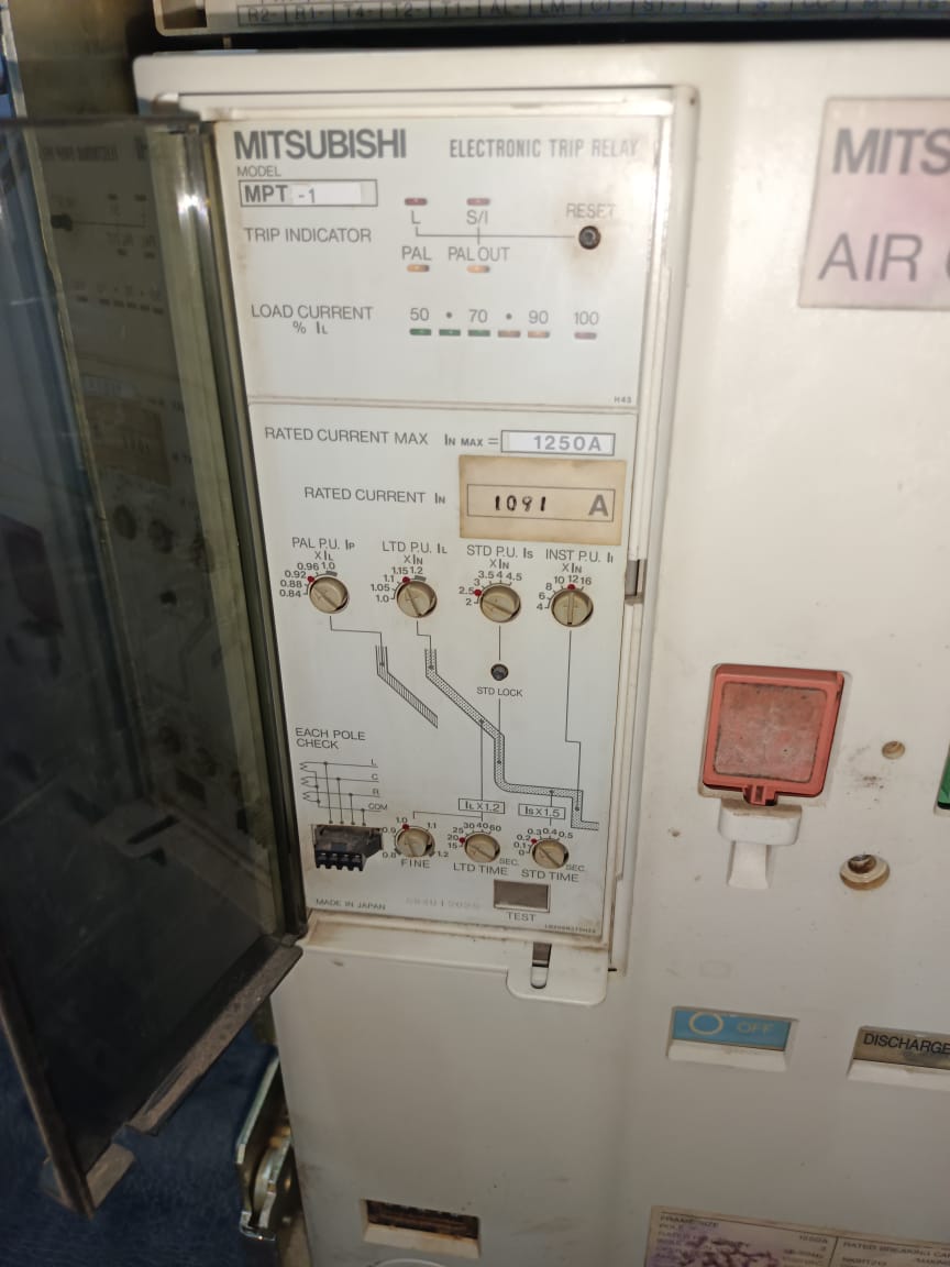 Mitsubishi AE1250-SS Air Circuit Breaker 1250A ACB 3 Pole Heavy Duty Industrial Power Protection Switchgear thumbnail 4