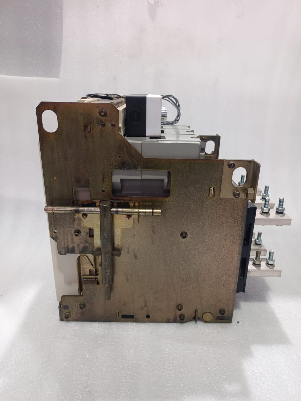 Mitsubishi AE1600-SS Air Circuit Breaker 1600A Heavy Duty ACB for Industrial Power Distribution System thumbnail 11