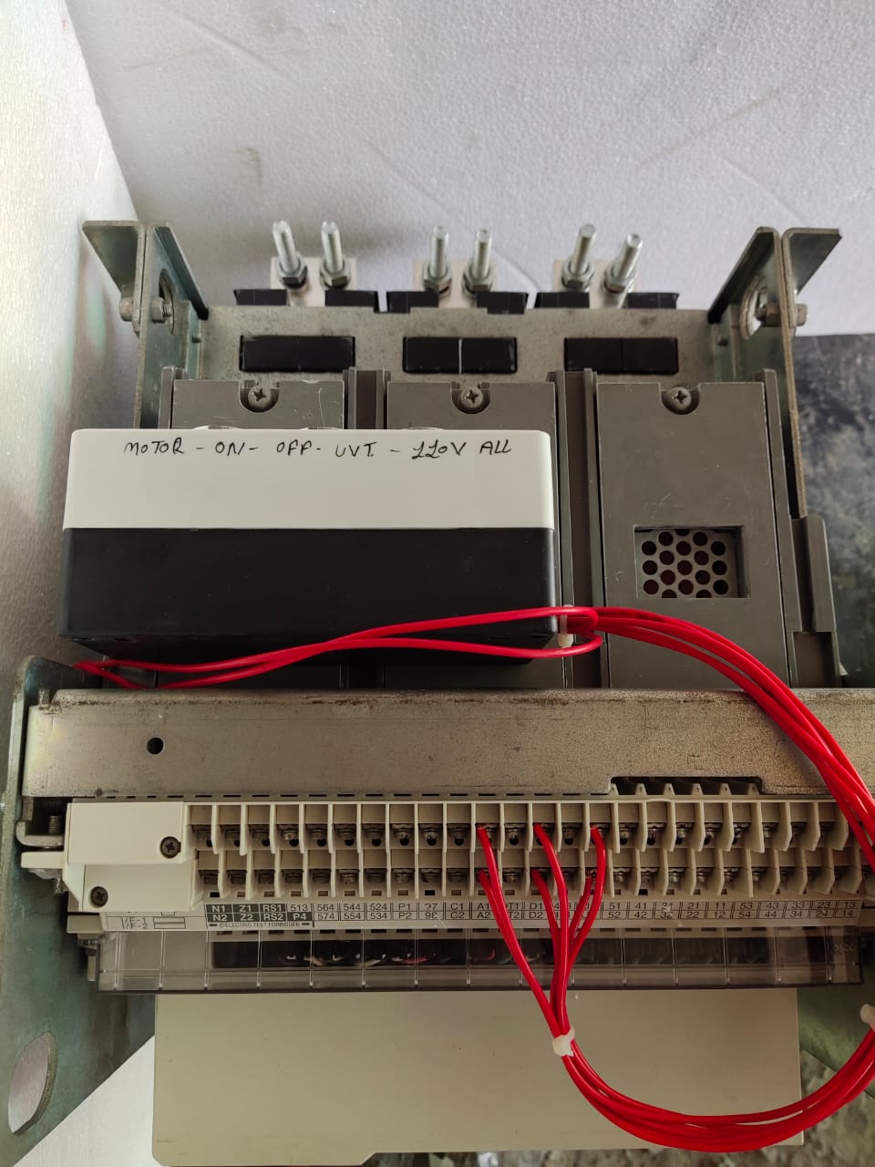 Mitsubishi AE1600-SW Air Circuit Breaker (ACB) 1600A Heavy Duty 3 Pole Industrial Power Protection Breaker thumbnail 4