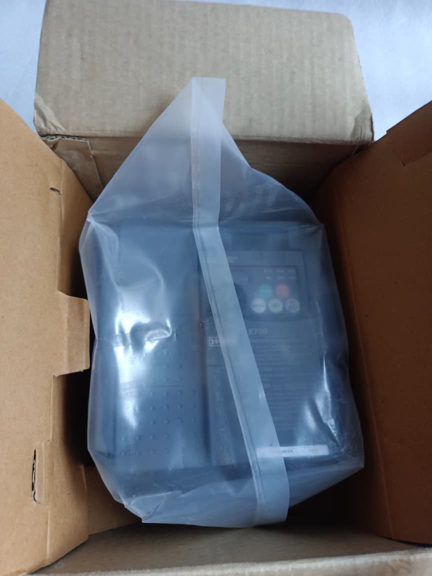 MITSUBISHI E700 FR-E740-060-E16 Variable Frequency Drive (VFD) – High-Performance Industrial AC Drive for Motor Speed Control thumbnail 3