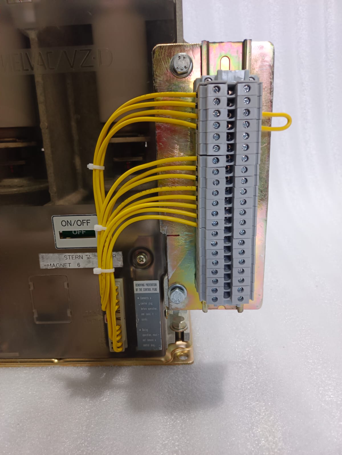 Mitsubishi VZ2-PE-D Vacuum Contactor – 200A Medium Voltage Industrial Vacuum Switching Contactor thumbnail 4