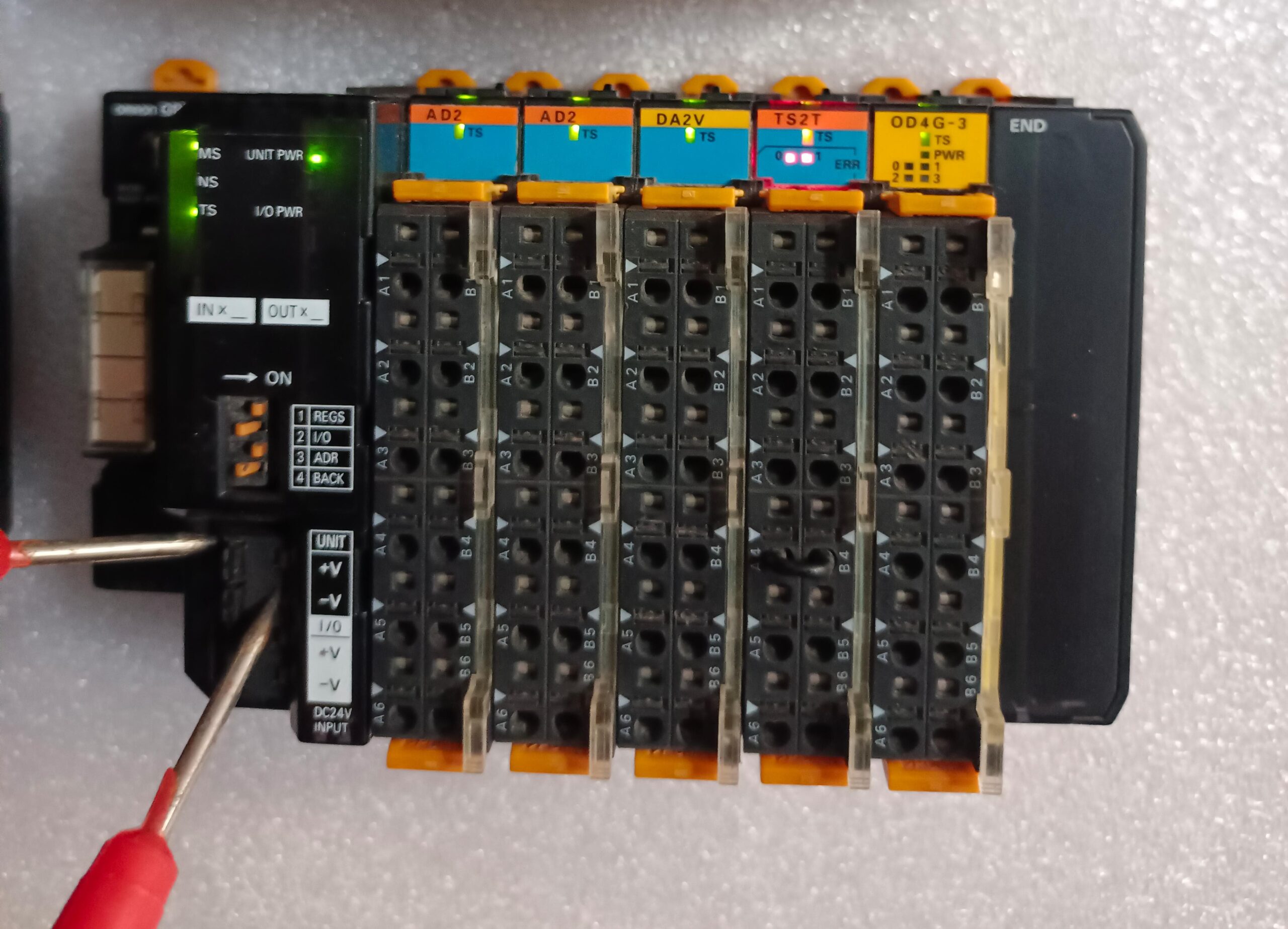 Omron SmartSlice GRT1 Remote I/O System Package – GRT1-CRT, Analog I/O, Temperature And Digital Output Modules Full Rack thumbnail 11
