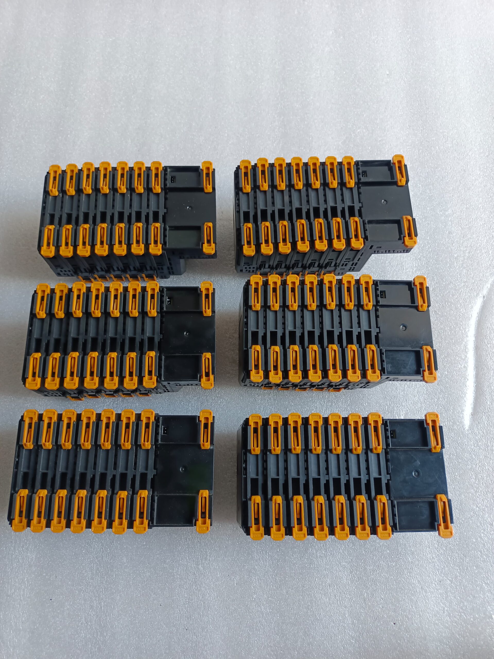 Omron SmartSlice GRT1 Remote I/O System Package – GRT1-CRT, Analog I/O, Temperature And Digital Output Modules Full Rack thumbnail 7