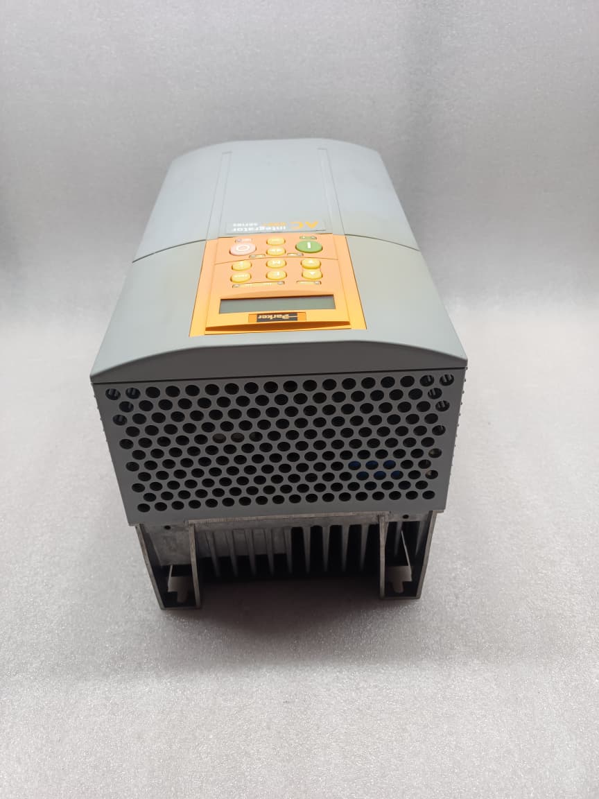 PARKER 690-532210C0-B00P08-A400 / 690PC/0110/500/0011/UK/0/0/0/0/B0/0/008 AC Drive – Parker 690P Series Industrial DC/AC Drive Controller for Precision Motor Control thumbnail 4