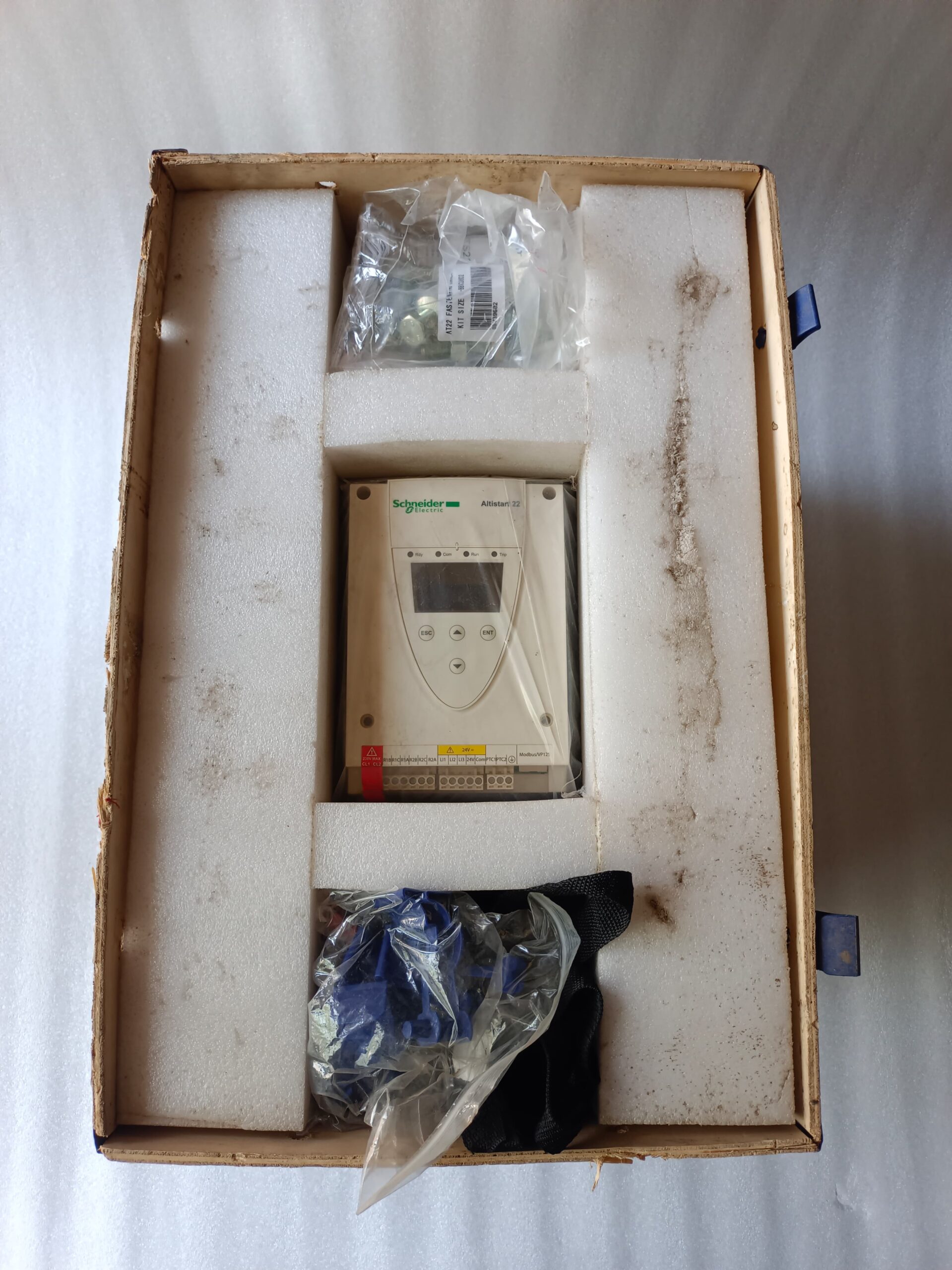 Schneider Electric ATS22C25Q Altistart 22 Soft Starter – 170HP Industrial Motor Soft Starter thumbnail 4