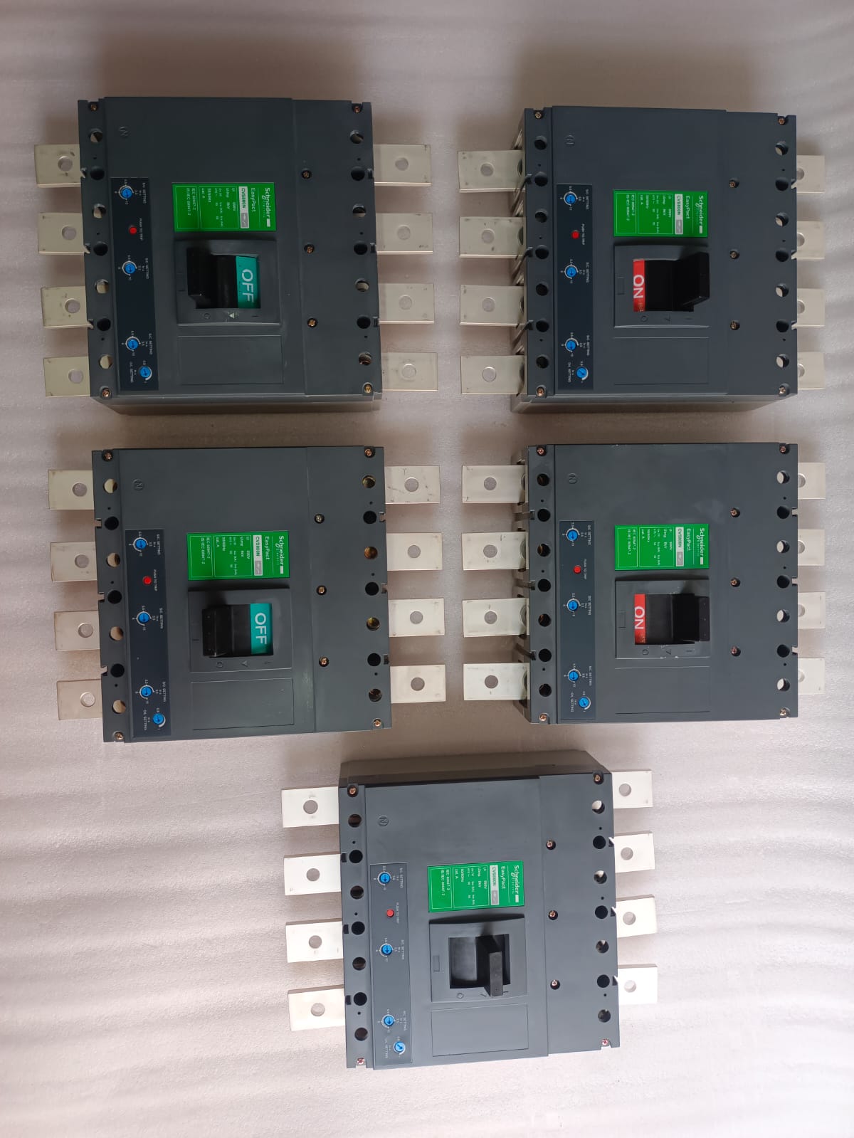 Schneider Electric LV580301 800A 4 Pole MCCB – Heavy Duty Molded Case Circuit Breaker for Industrial Power Distribution thumbnail 2