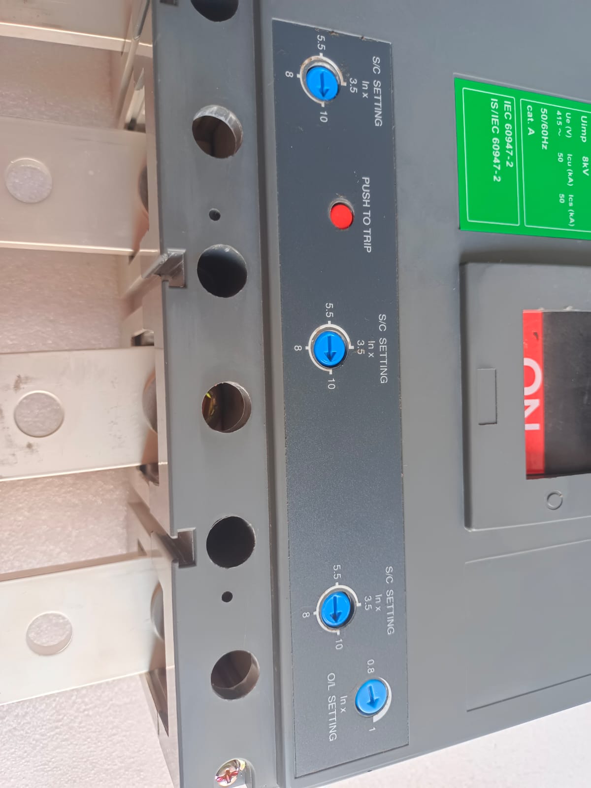 Schneider Electric LV580301 800A 4 Pole MCCB – Heavy Duty Molded Case Circuit Breaker for Industrial Power Distribution thumbnail 3