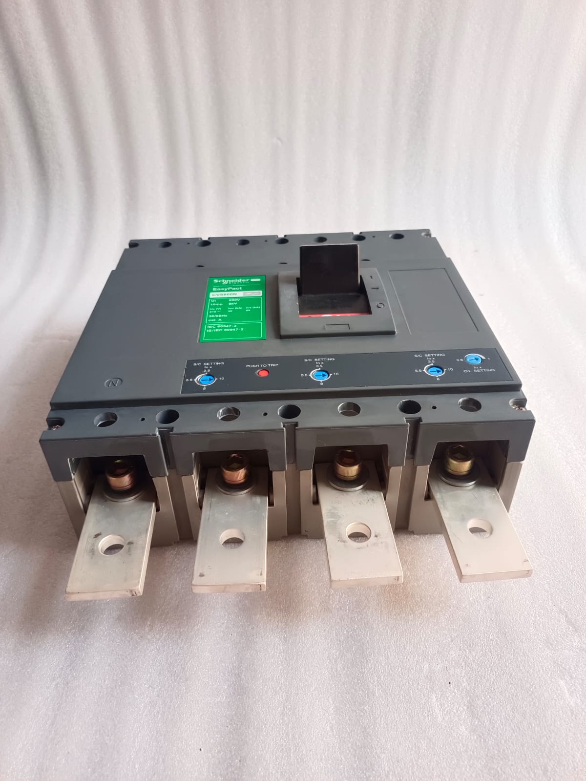 Schneider Electric LV580301 800A 4 Pole MCCB – Heavy Duty Molded Case Circuit Breaker for Industrial Power Distribution thumbnail 10