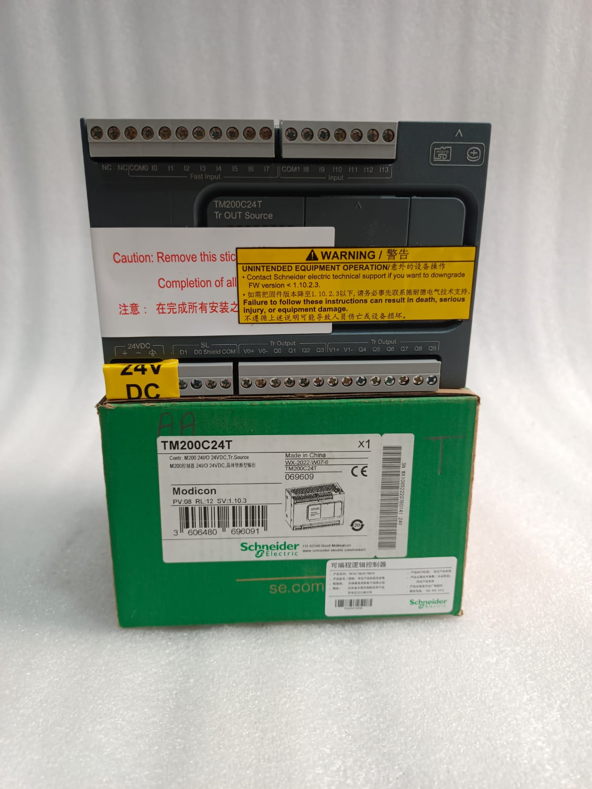 Schneider Electric TM200C24T Modicon M200 PLC Controller 24 I/O 24VDC Transistor Source Output thumbnail 4