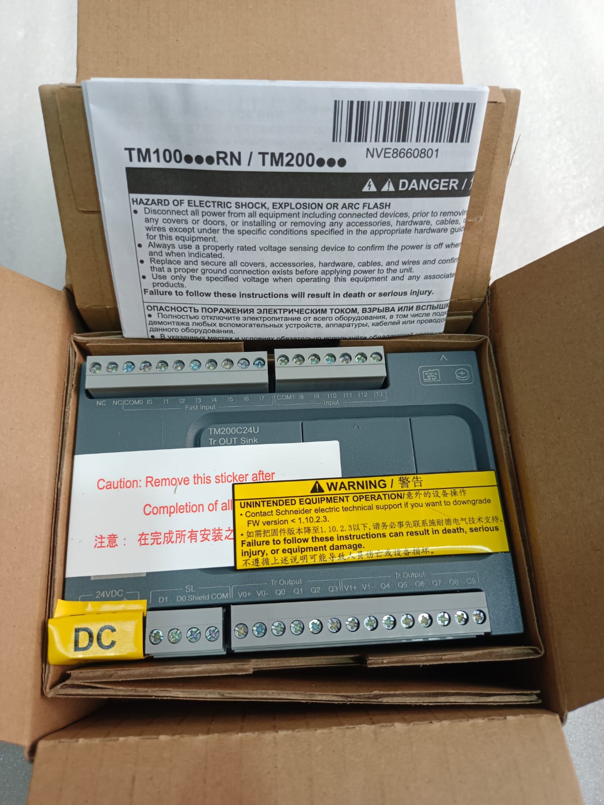 Schneider Electric TM200C24U Modicon M200 PLC Controller 24 I/O 24VDC Transistor Sink Output thumbnail 3