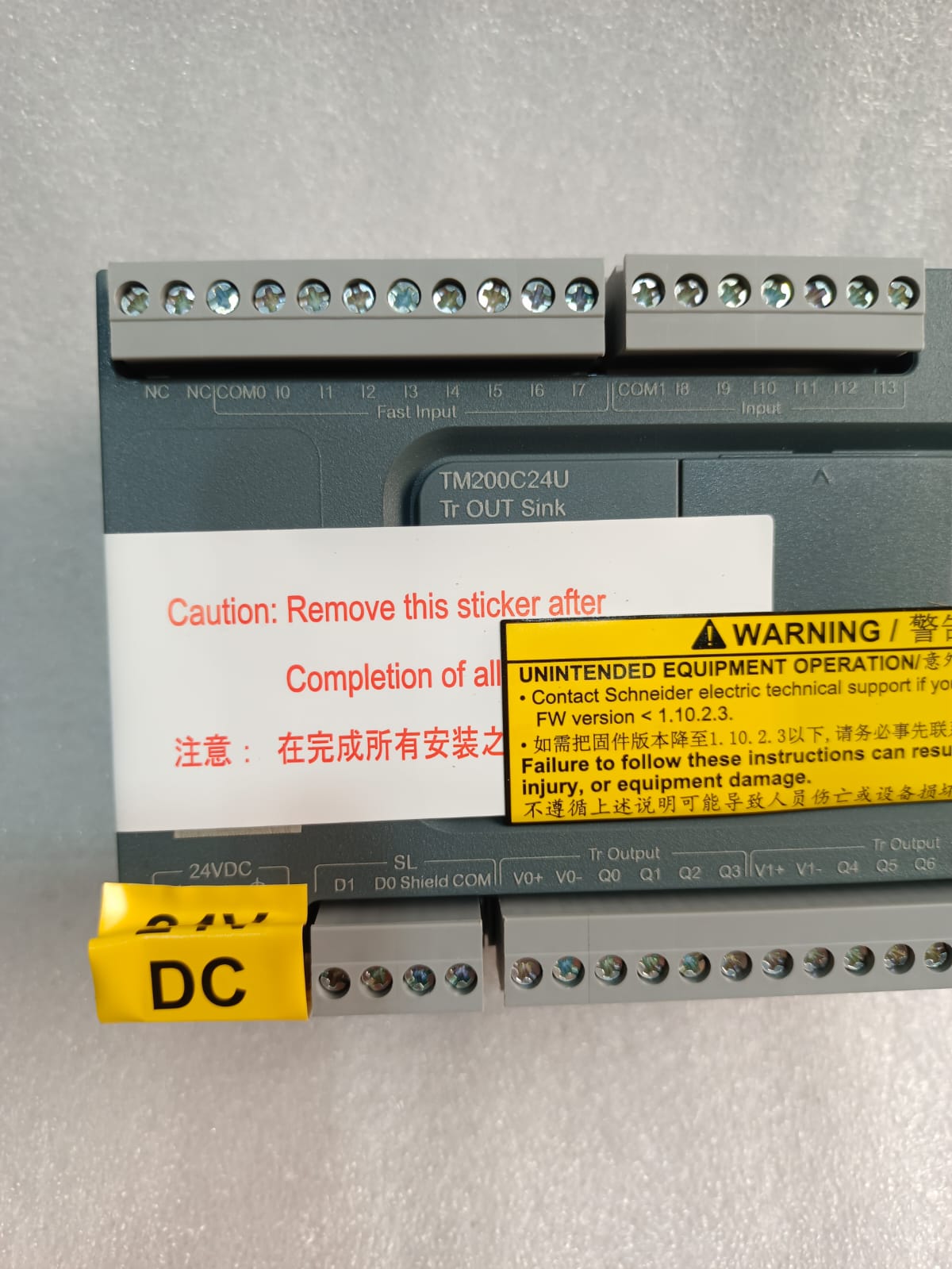 Schneider Electric TM200C24U Modicon M200 PLC Controller 24 I/O 24VDC Transistor Sink Output thumbnail 6