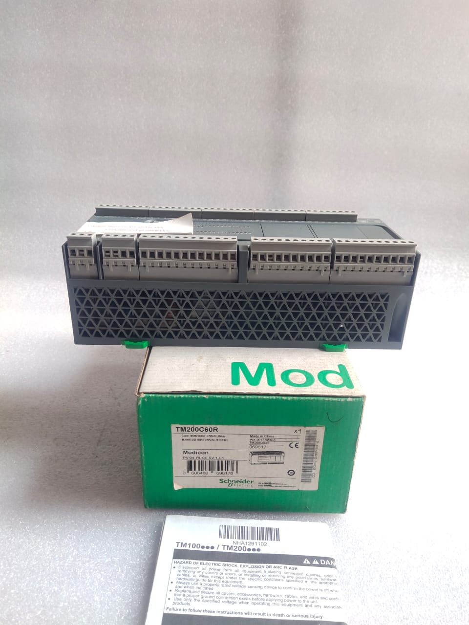 Schneider Electric TM200C60R Modicon M200 PLC Controller 60 I/O 220VAC Relay Output Industrial Automation Controller thumbnail 6