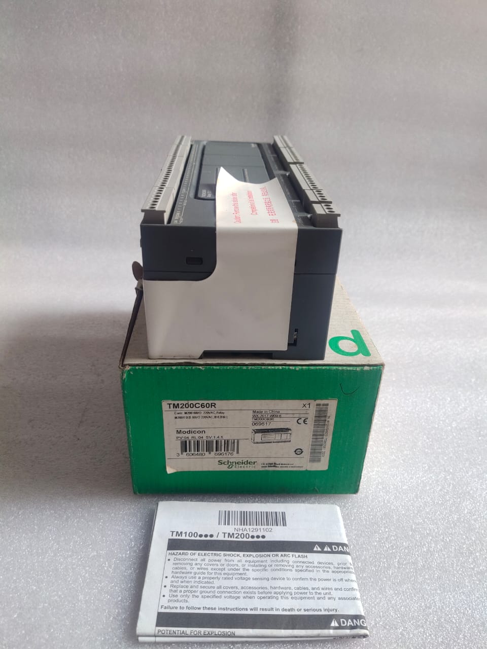 Schneider Electric TM200C60R Modicon M200 PLC Controller 60 I/O 220VAC Relay Output Industrial Automation Controller thumbnail 7