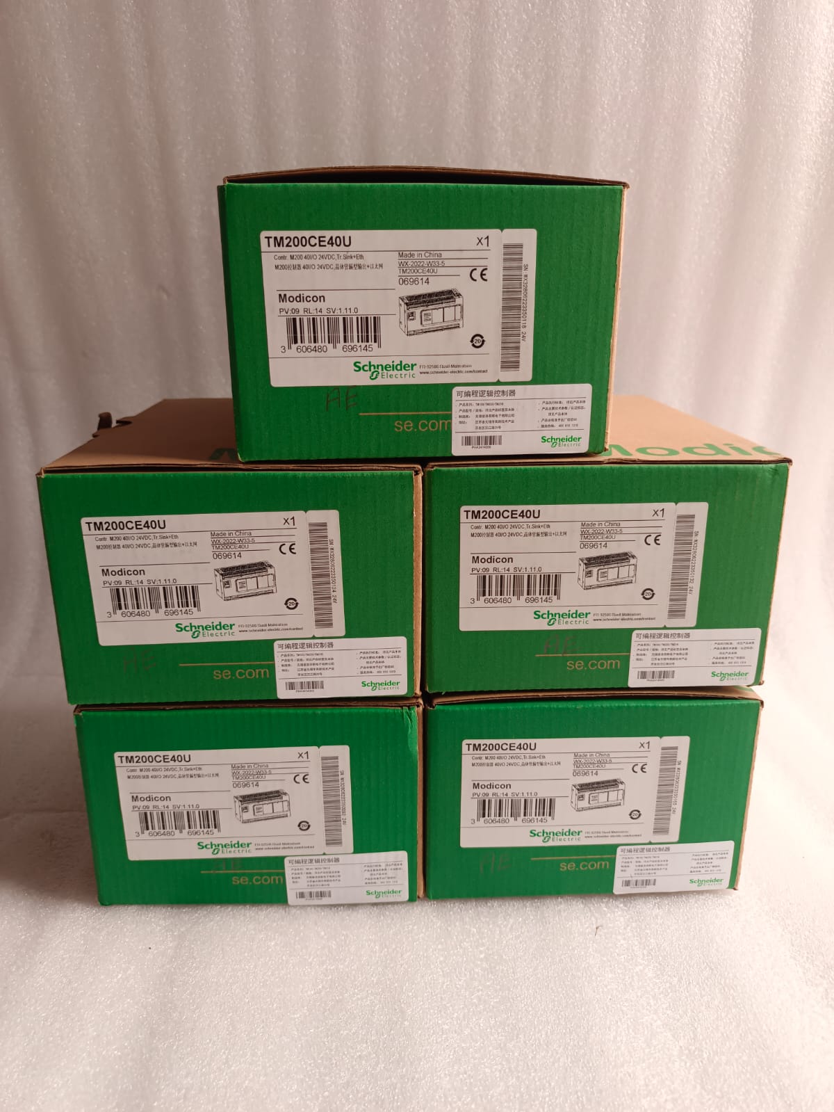 Schneider Electric TM200CE40U Modicon M200 PLC Controller 40 I/O 24VDC Transistor Sink Output with Ethernet Communication thumbnail 2