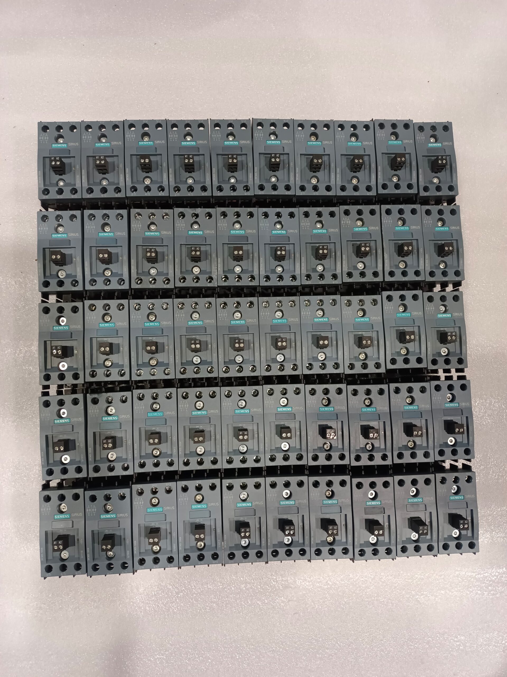 Siemens SIRIUS 3RF34 3RF3405-1BB04 Solid State Contactor | Industrial Electronic Switching Relay for Automation Systems thumbnail 2