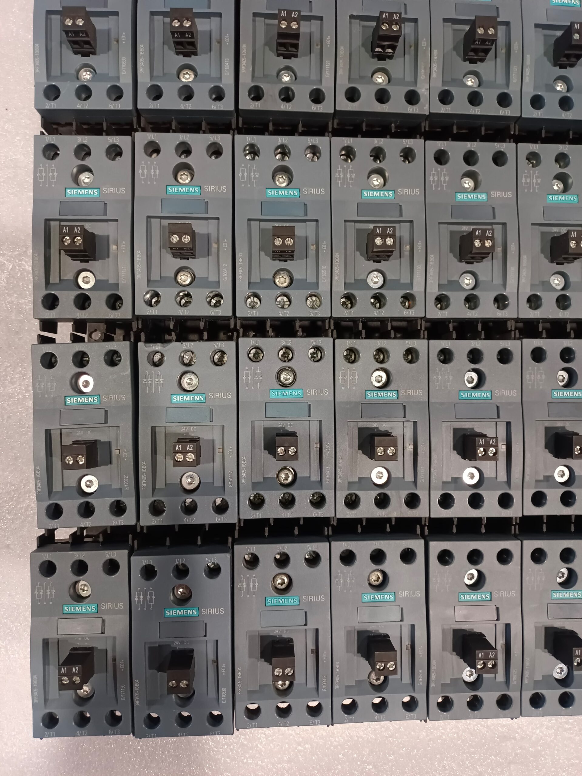 Siemens SIRIUS 3RF34 3RF3405-1BB04 Solid State Contactor | Industrial Electronic Switching Relay for Automation Systems thumbnail 3