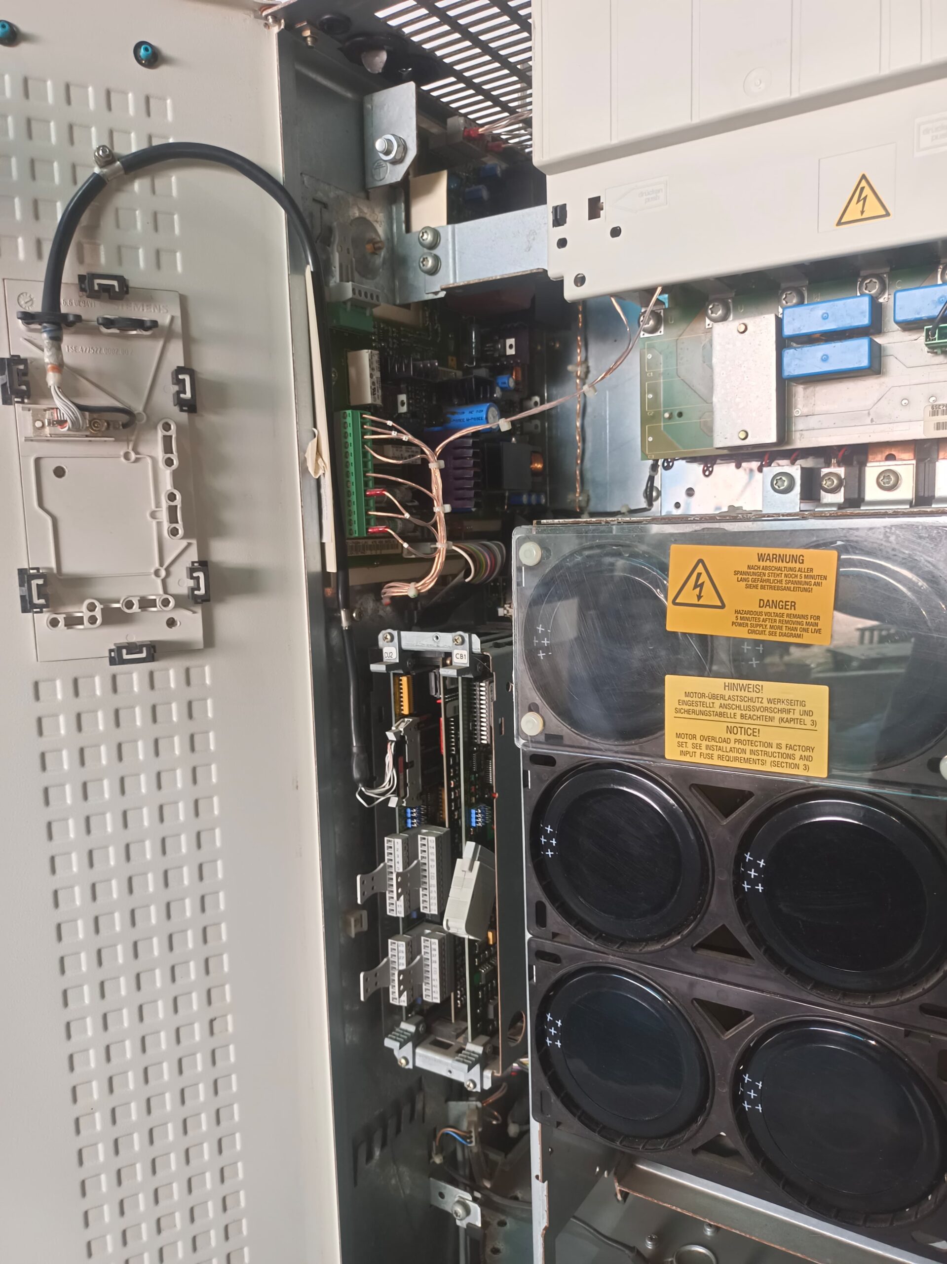 SIEMENS 6SE7031-2EF20-Z Drive Module – SIMOVERT MASTERDRIVES Industrial AC Drive Module for High-Performance Motor Control thumbnail 9