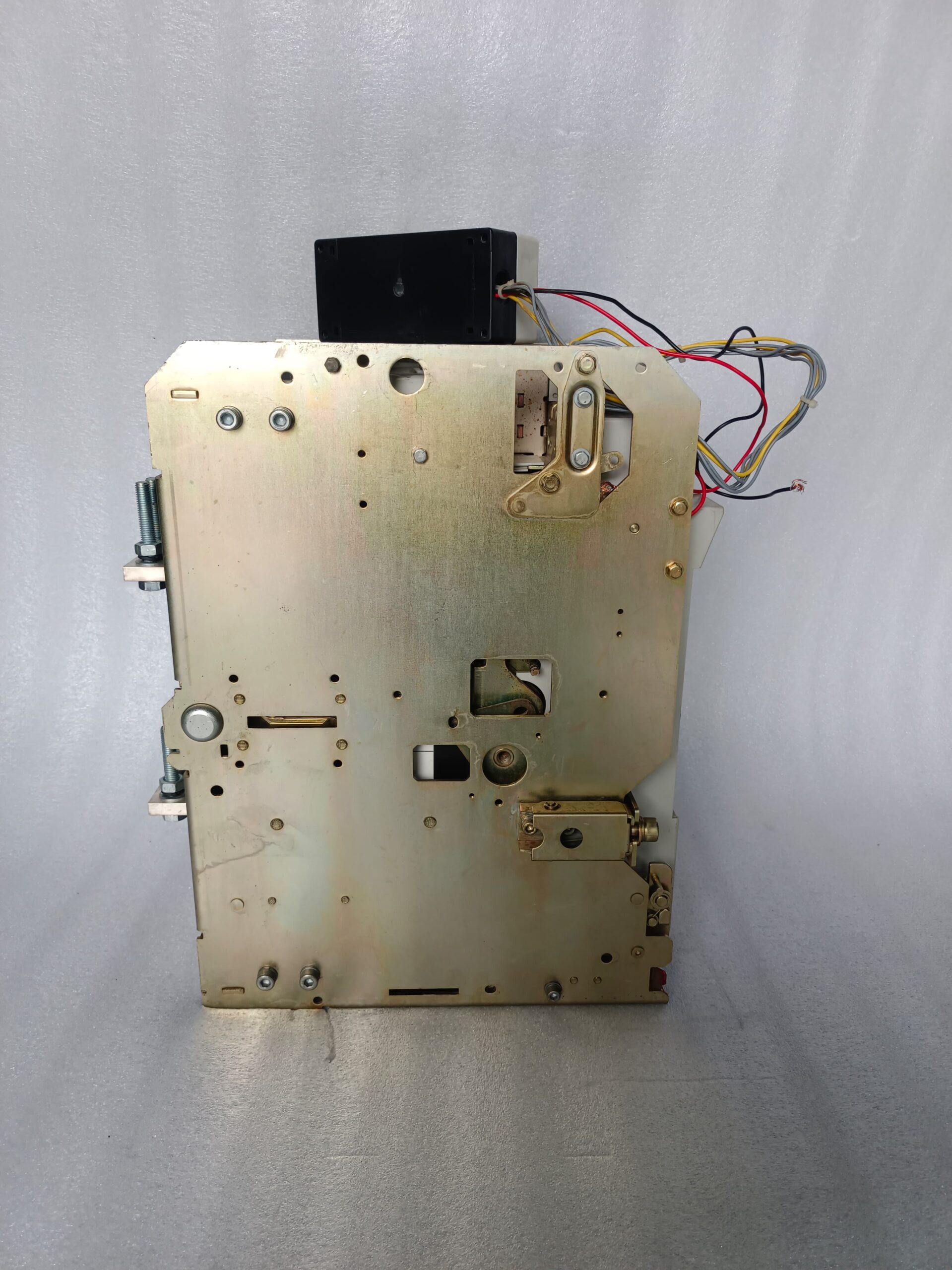 TERASAKI AR212S TEMPOWER2 AIR CIRCUIT BREAKER | HIGH PERFORMANCE ACB FOR INDUSTRIAL POWER DISTRIBUTION | 3 POLE  AVAILABLE thumbnail 7