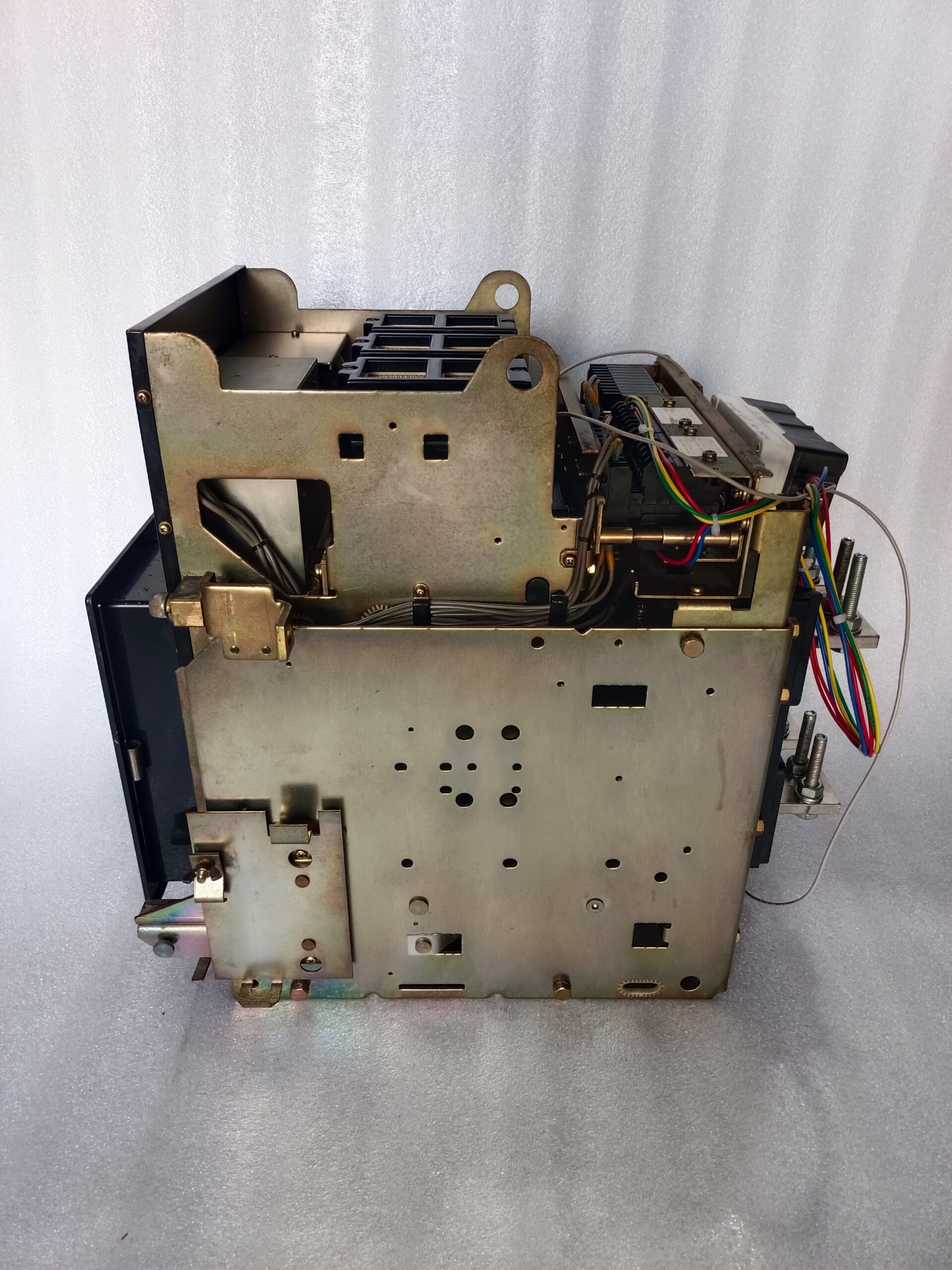 Terasaki Electric AT12 TemPower Air Circuit Breaker (ACB) – High Performance Power Protection Solution thumbnail 7