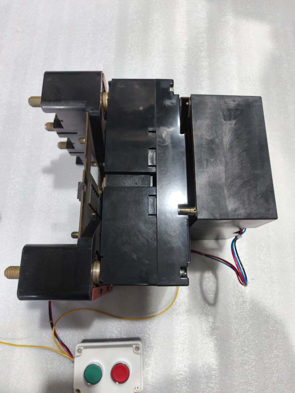 Terasaki Electric Co., Ltd. XS630NJ Circuit Breaker with XMD6 220V Motor Operator – Motorized MCCB Solution for Industrial Panels thumbnail 7