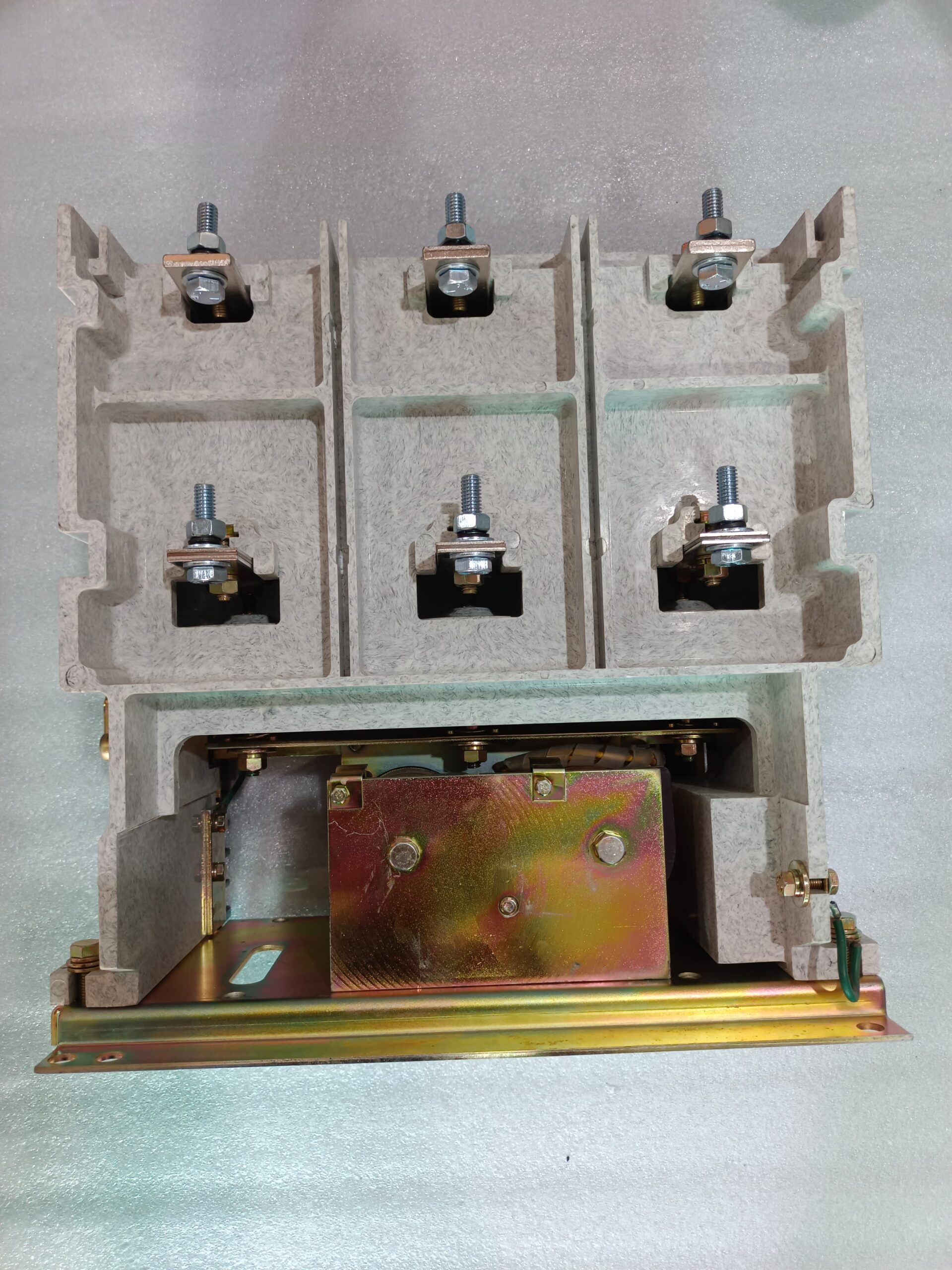 Toshiba CV-6GA High Voltage Vacuum Contactor – 200A Medium Voltage Vacuum Contactor with 220V AC Operating Coil thumbnail 9