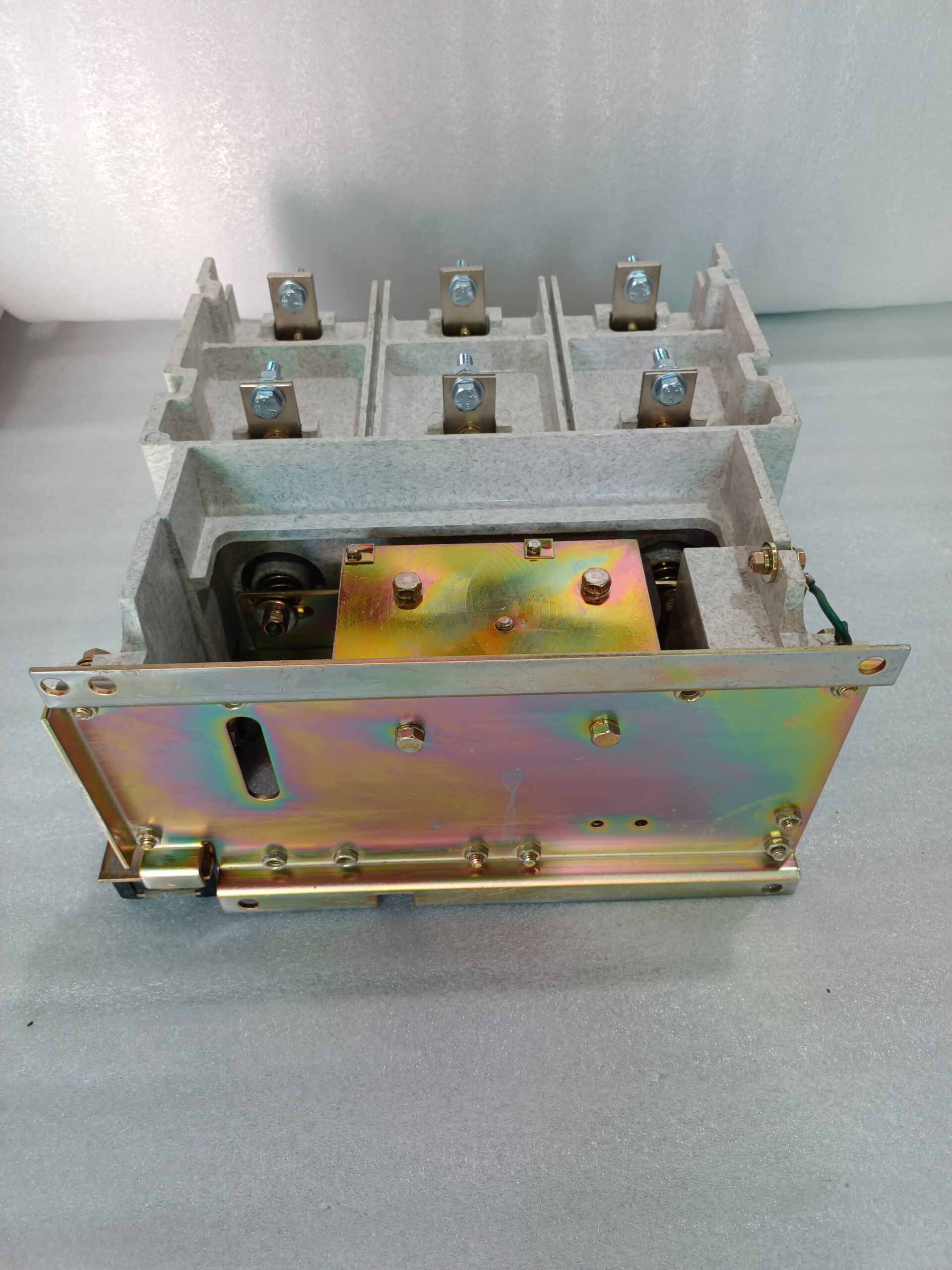 Toshiba CV-6GA High Voltage Vacuum Contactor – 200A Medium Voltage Vacuum Contactor with 220V AC Operating Coil thumbnail 10