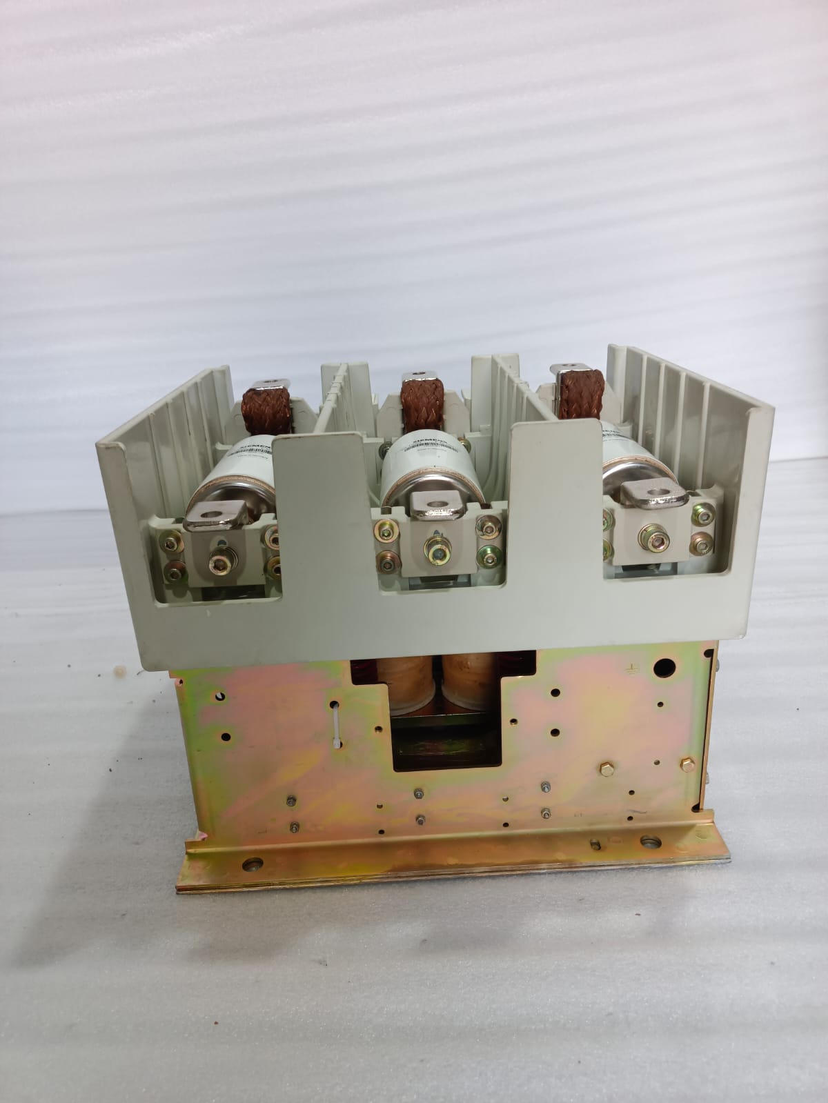 Siemens 3TL6515-0AL2-Z 400A 12kV Vacuum Contactor – Medium Voltage Industrial Switching Contactor thumbnail 7