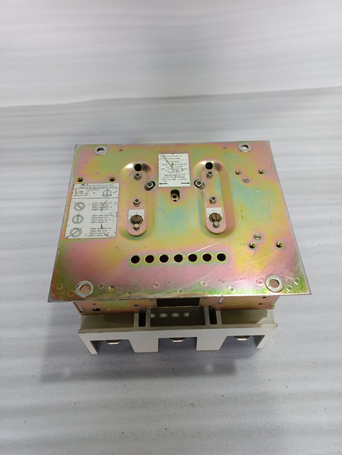 Siemens 3TL6515-0AL2-Z 400A 12kV Vacuum Contactor – Medium Voltage Industrial Switching Contactor thumbnail 12